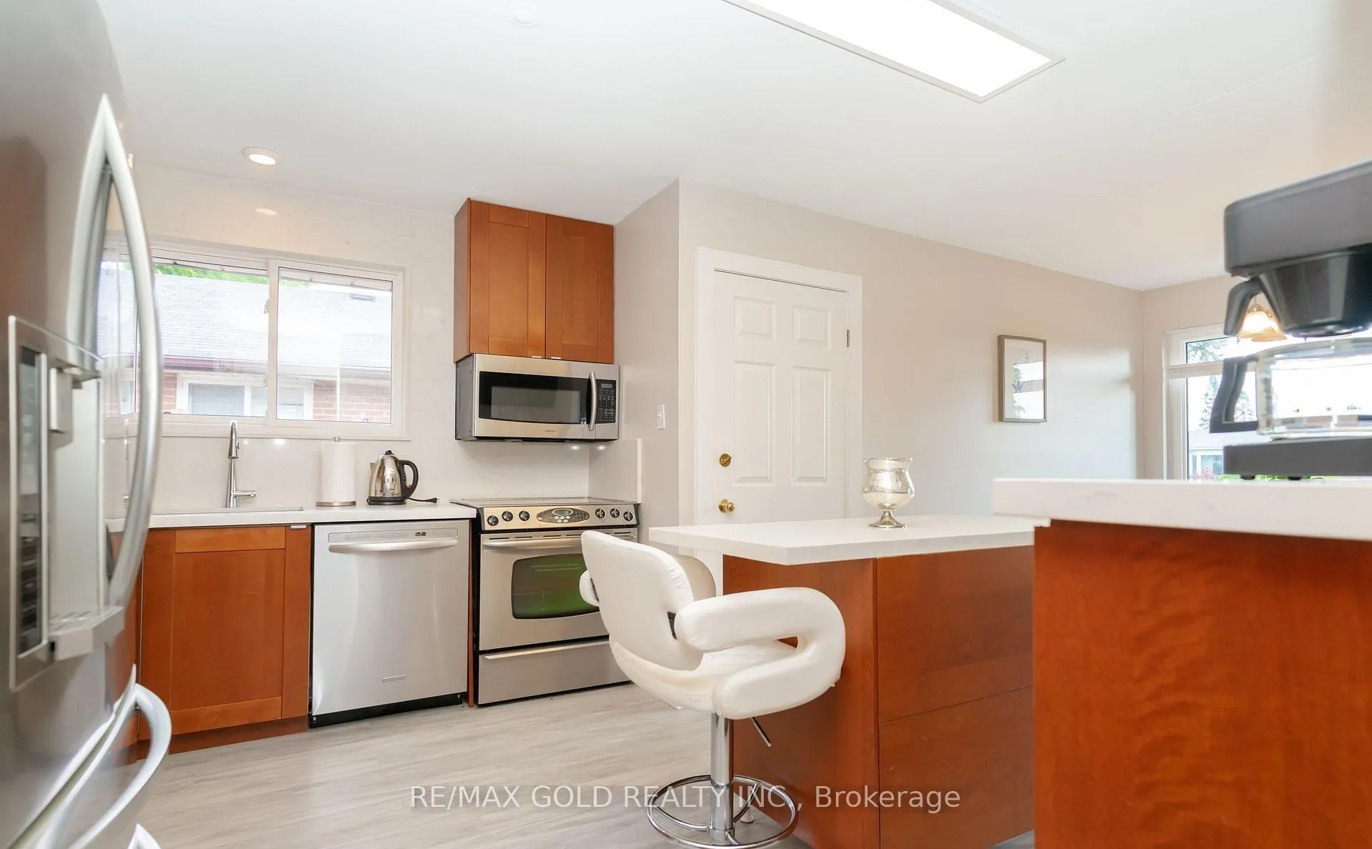 Photo 14 of 29 Devonshire Drive, Brampton, Southgate — HOMEH