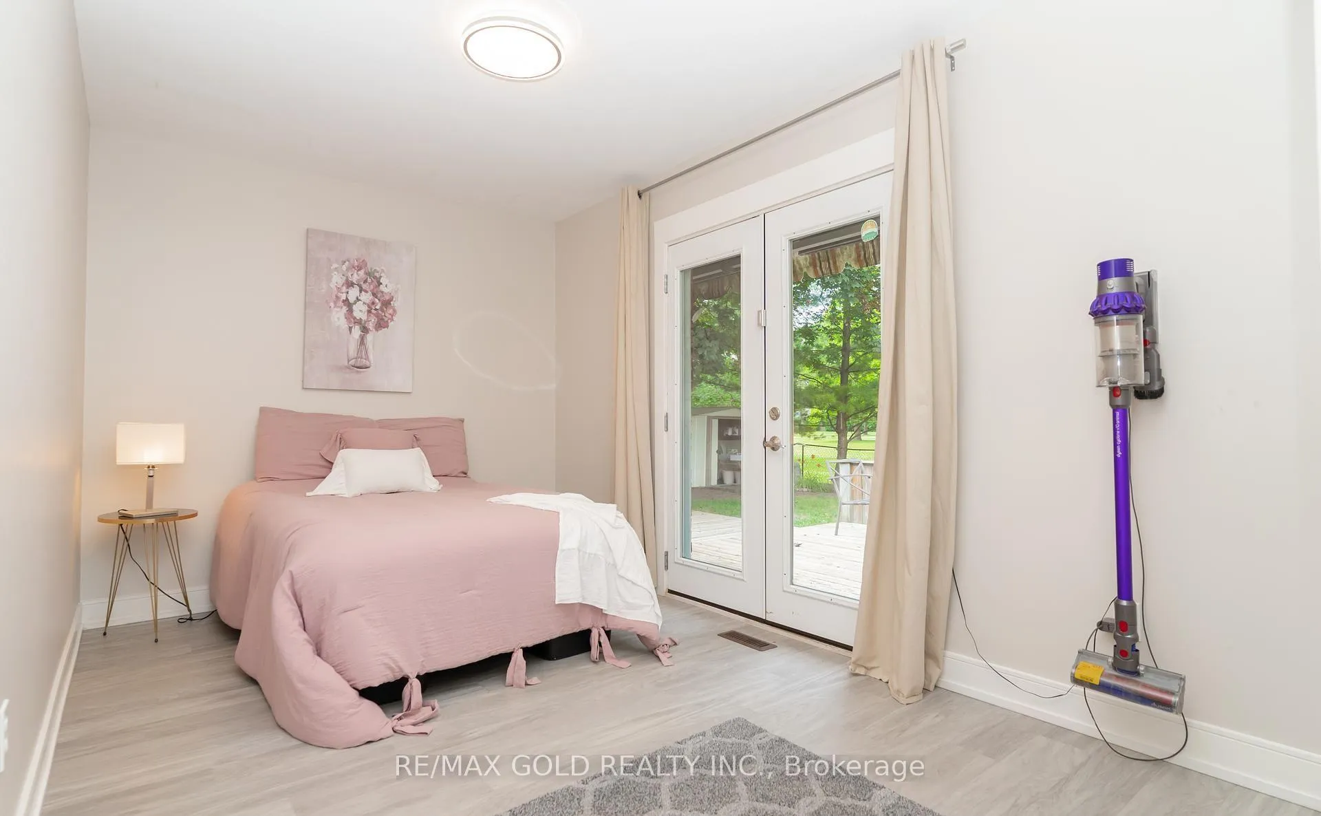 Photo 22 of 29 Devonshire Drive, Brampton, Southgate — HOMEH