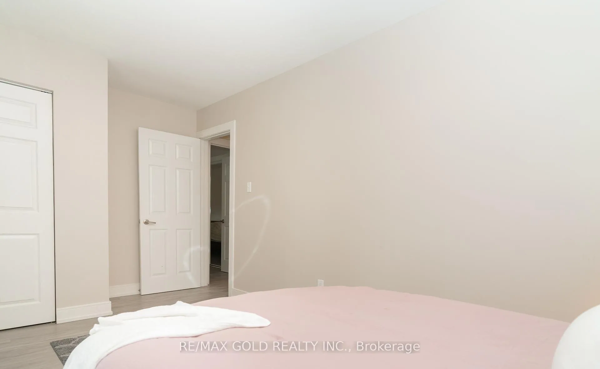 Photo 23 of 29 Devonshire Drive, Brampton, Southgate — HOMEH