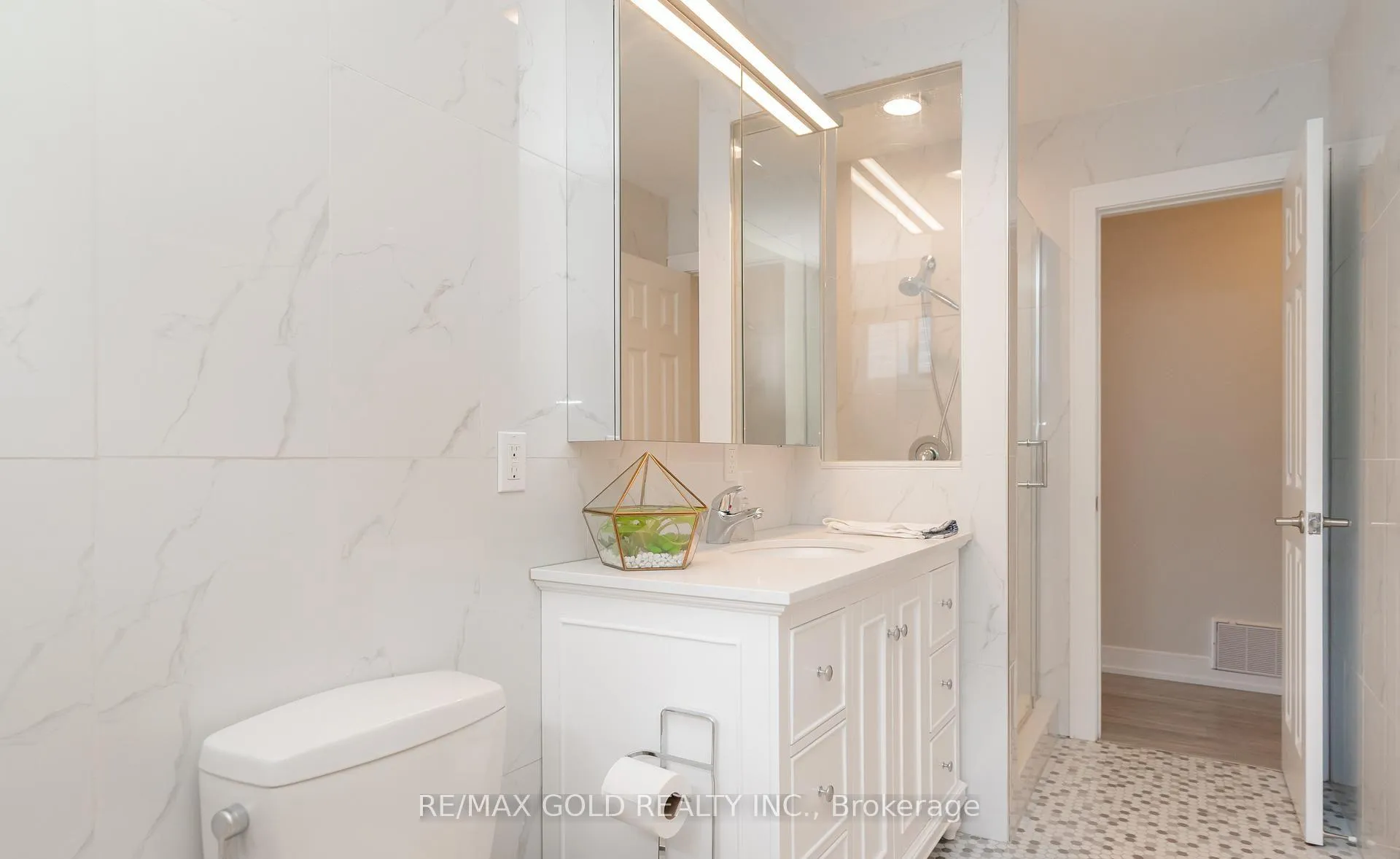 Photo 26 of 29 Devonshire Drive, Brampton, Southgate — HOMEH