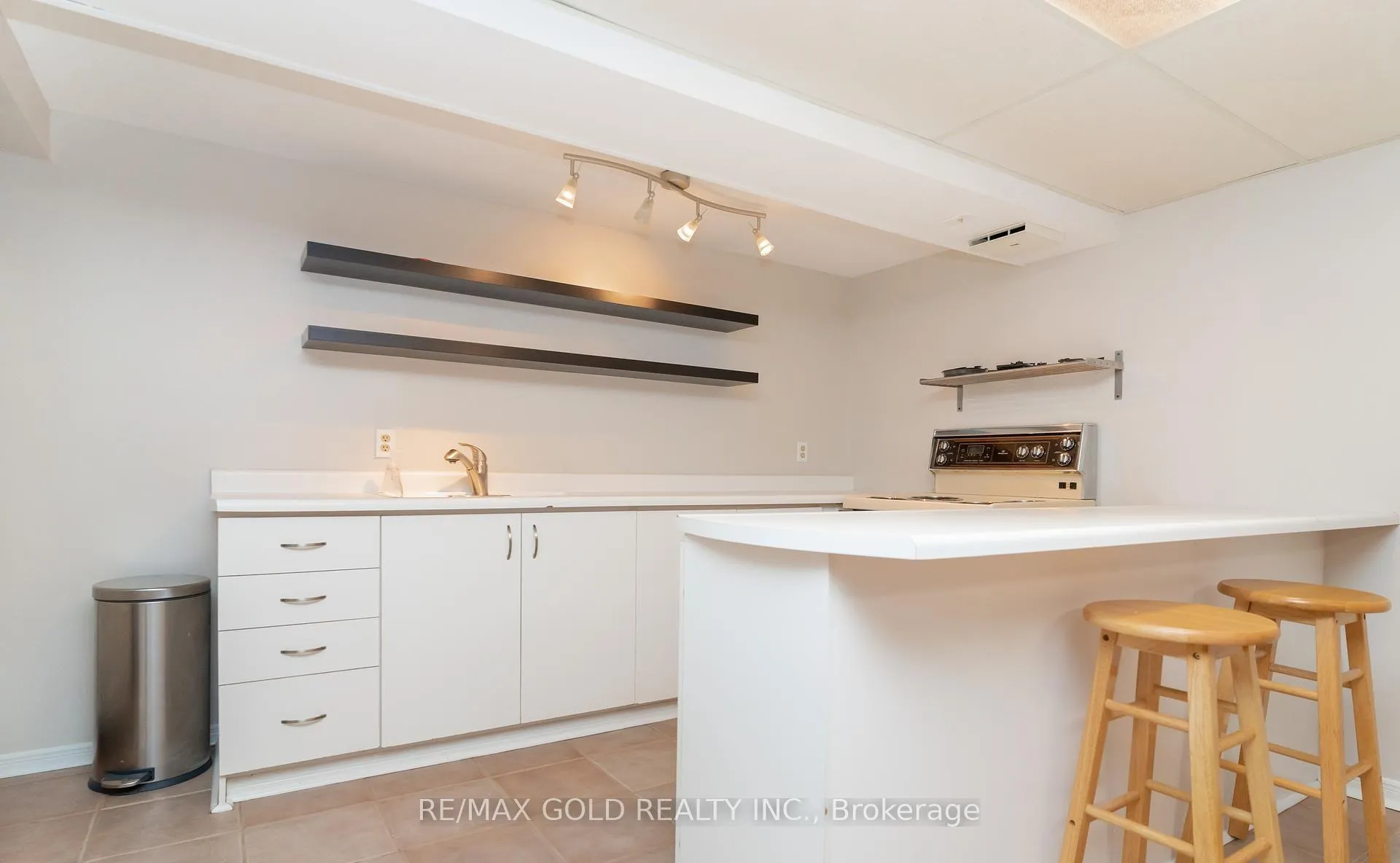 Photo 35 of 29 Devonshire Drive, Brampton, Southgate — HOMEH