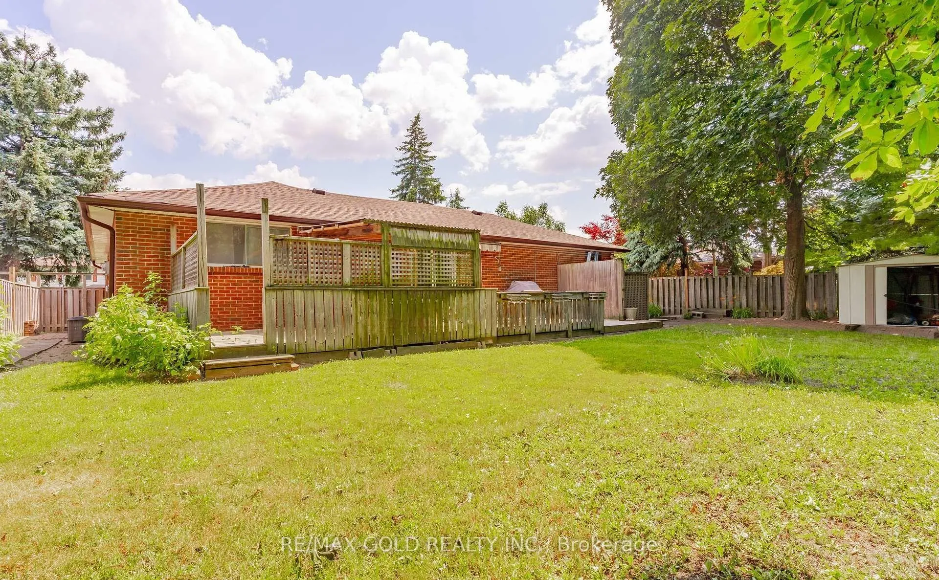 Photo 38 of 29 Devonshire Drive, Brampton, Southgate — HOMEH