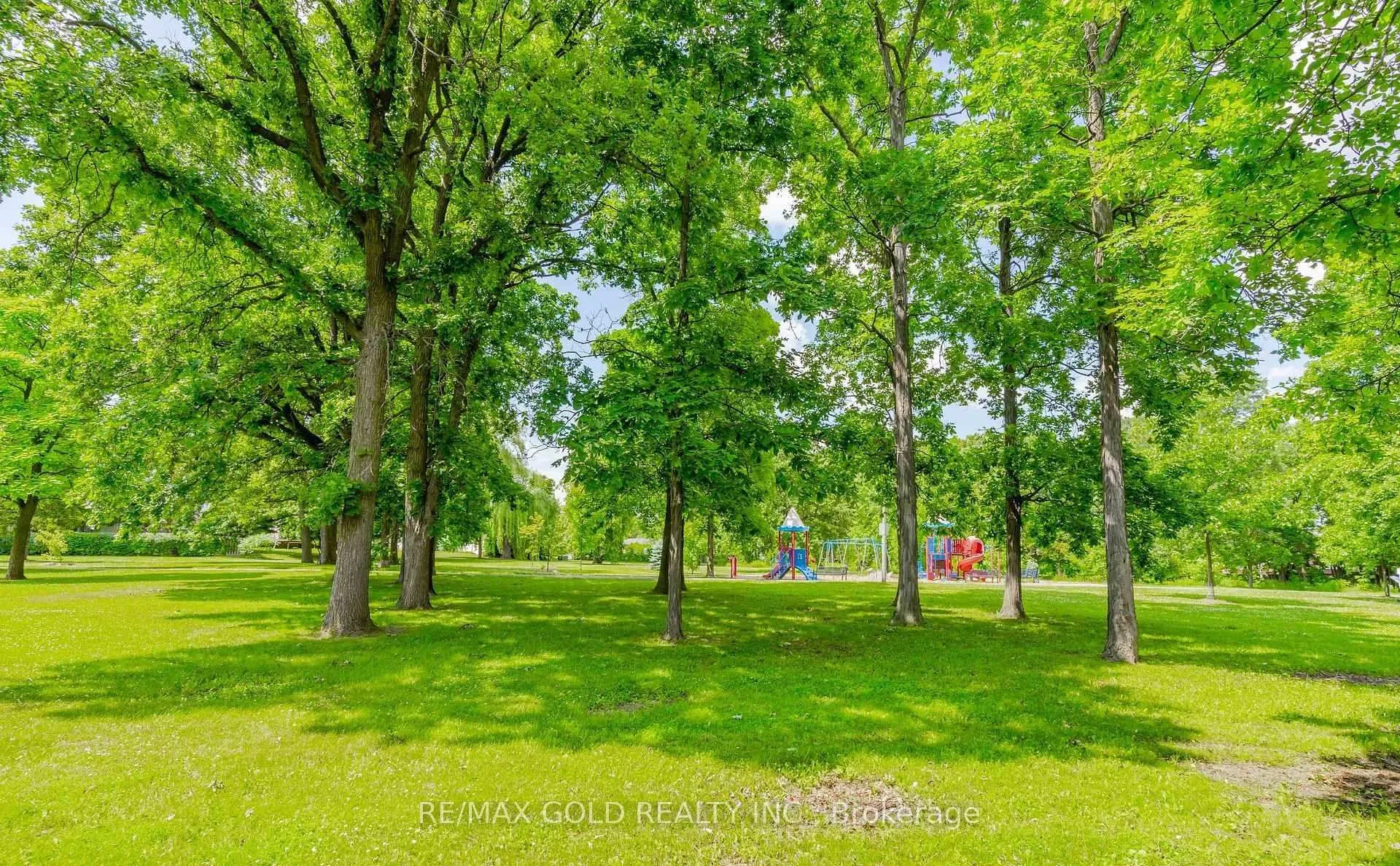 Photo 39 of 29 Devonshire Drive, Brampton, Southgate — HOMEH