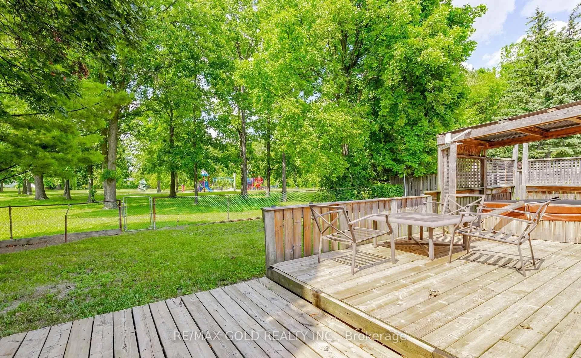 Photo 40 of 29 Devonshire Drive, Brampton, Southgate — HOMEH