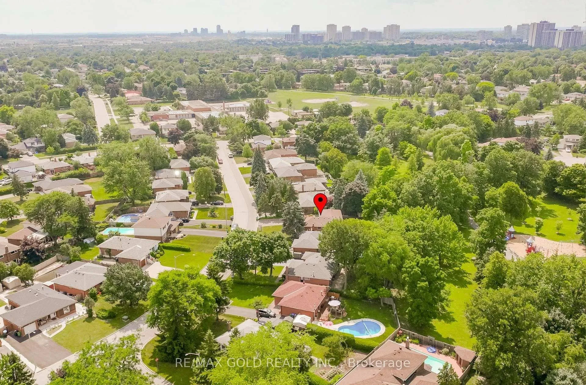 Photo 44 of 29 Devonshire Drive, Brampton, Southgate — HOMEH
