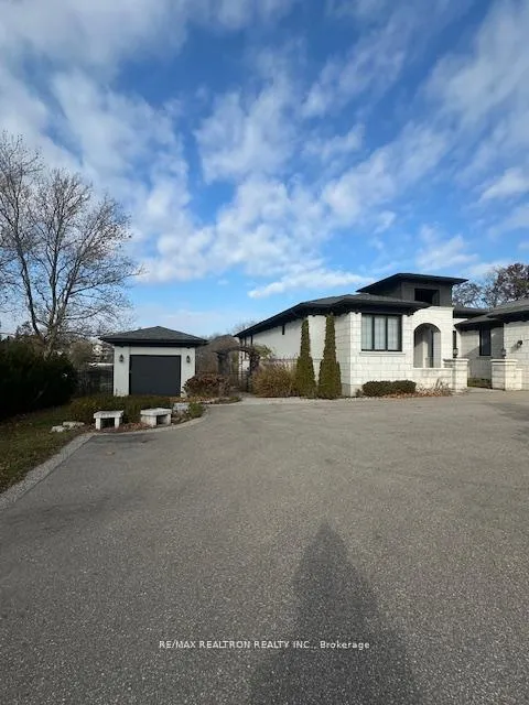 Photo 3 of 67 Donjon Boulevard, Norfolk, Port Dover — HOMEH