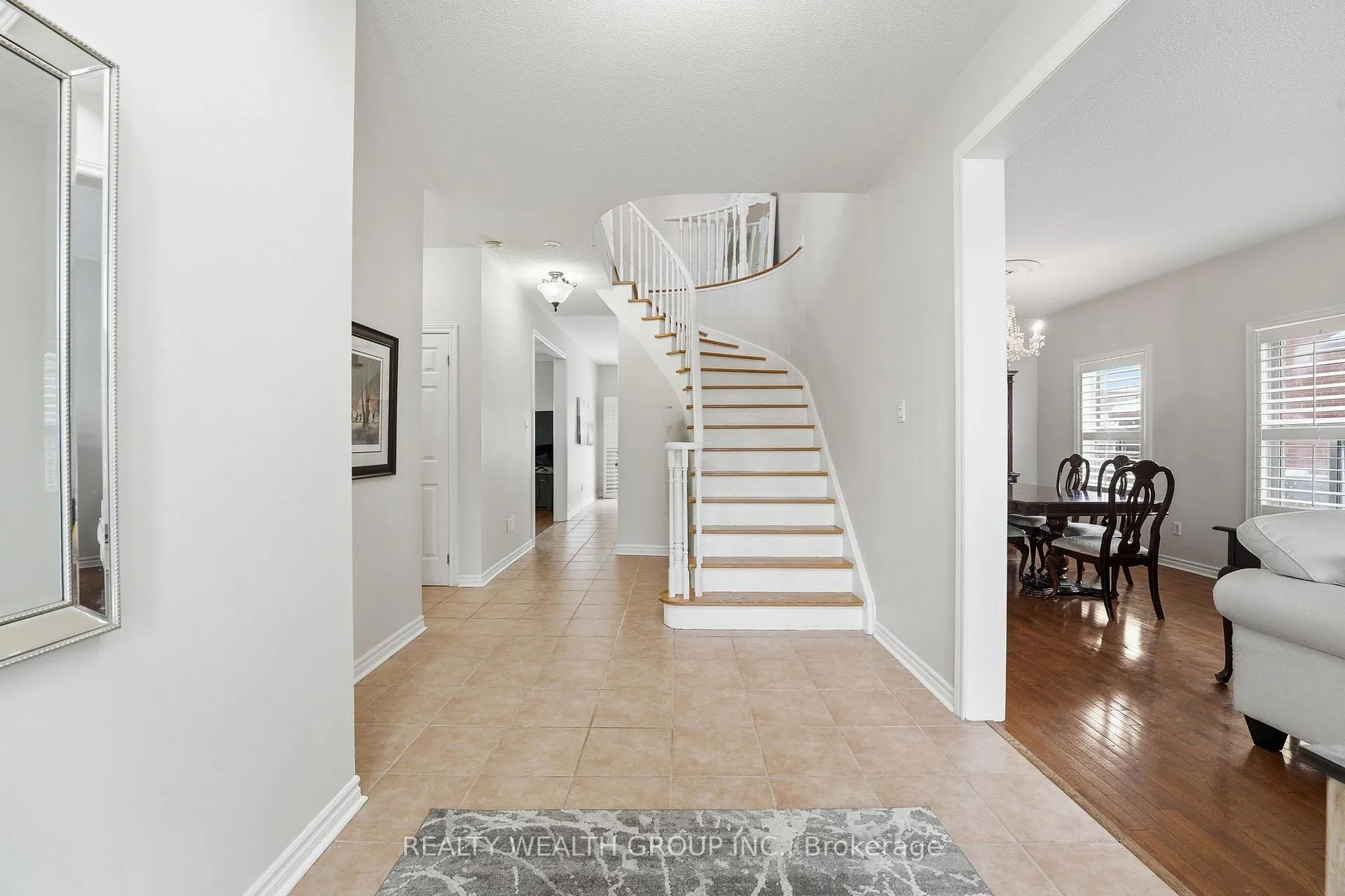 Photo 5 of 84 Bayview Avenue, Georgina, Keswick South — HOMEH
