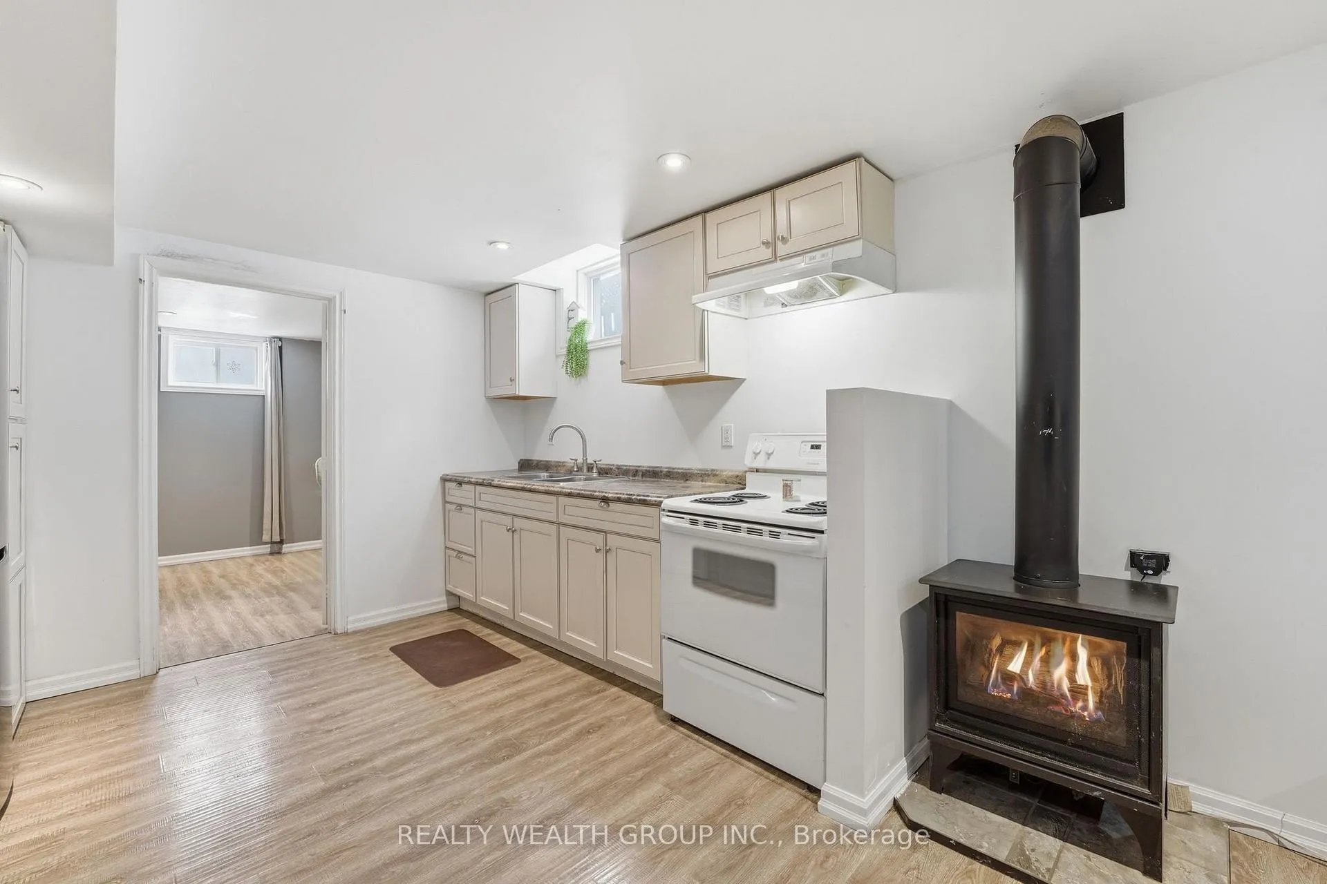 Photo 36 of 84 Bayview Avenue, Georgina, Keswick South — HOMEH