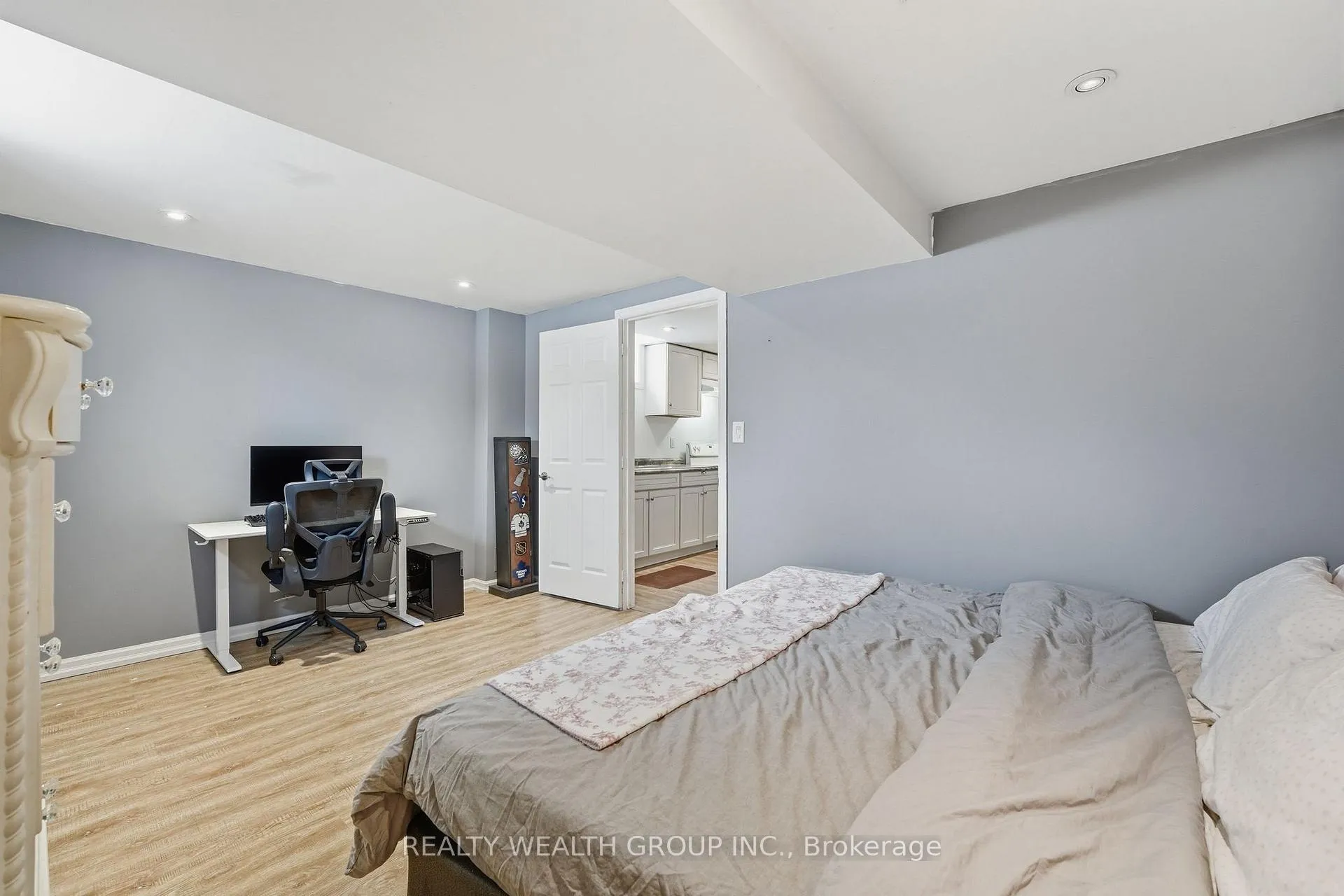 Photo 40 of 84 Bayview Avenue, Georgina, Keswick South — HOMEH
