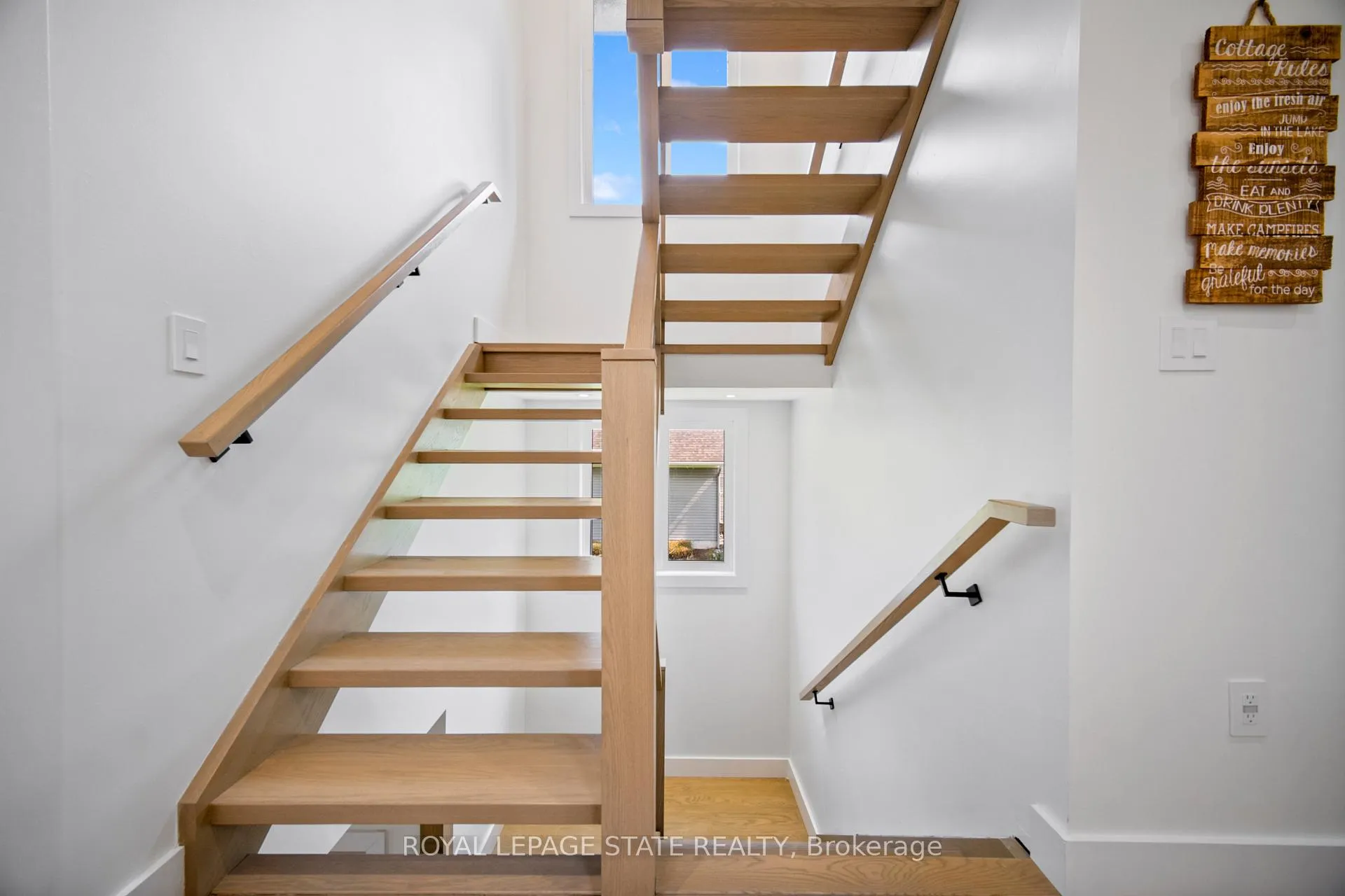 Photo 16 of 12 Park Lane Crescent, Norfolk, Turkey Point — HOMEH