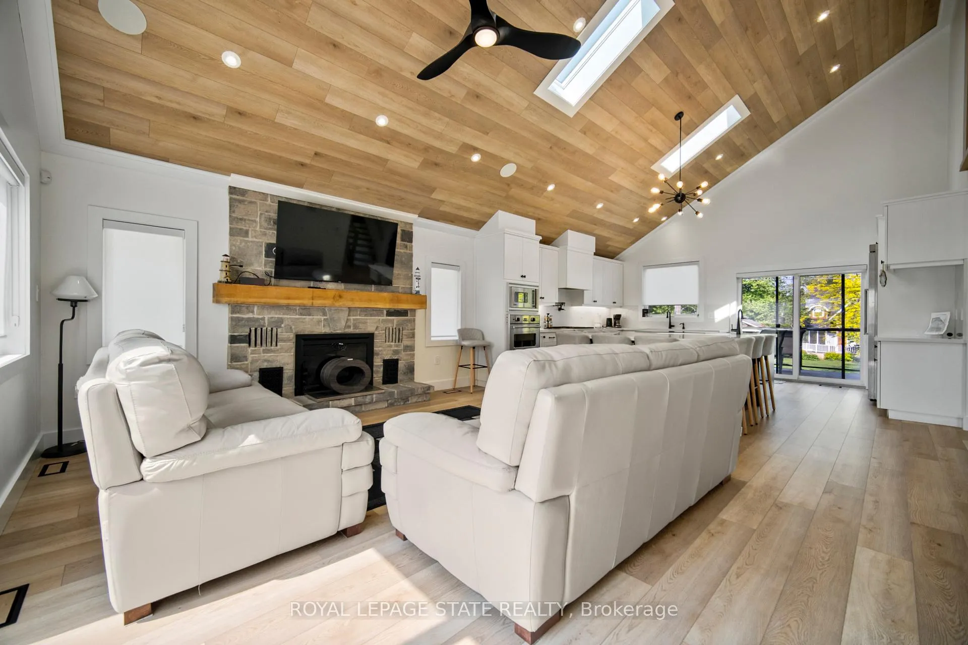 Photo 20 of 12 Park Lane Crescent, Norfolk, Turkey Point — HOMEH