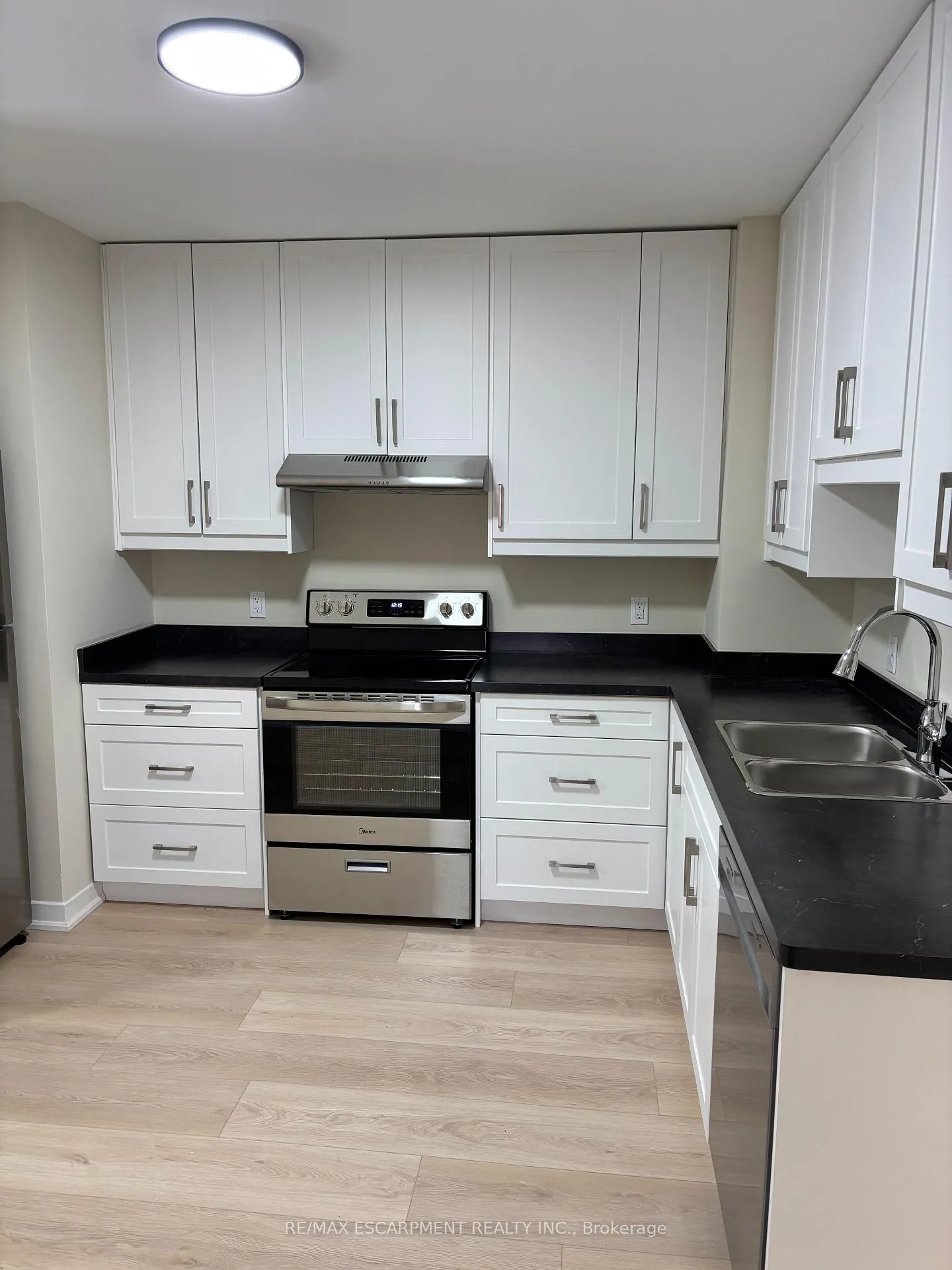 Photo 2 of Unit Main, 98 Brady Street, Port Colborne, Main Street — HOMEH