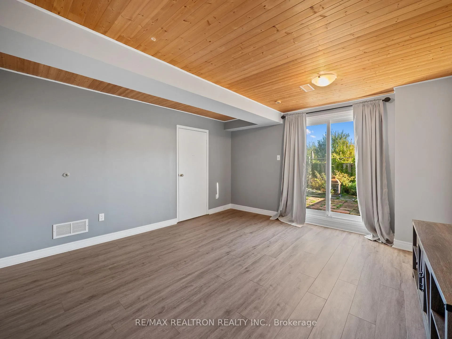 Photo 22 of 2133 Ferguson Street, Innisfil, Alcona — HOMEH
