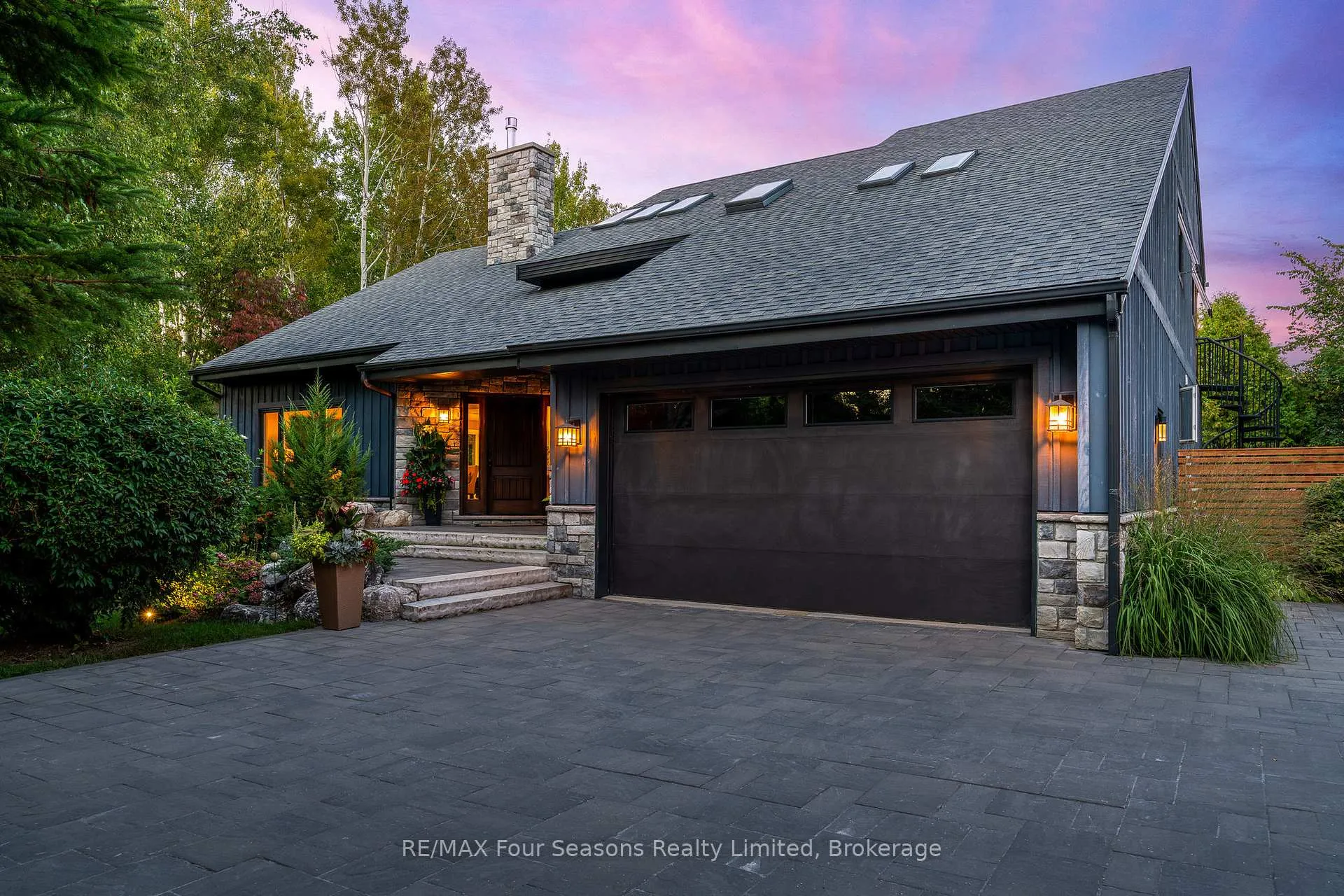 Photo 1 of 159 Indian Circle, Blue Mountains — HOMEH