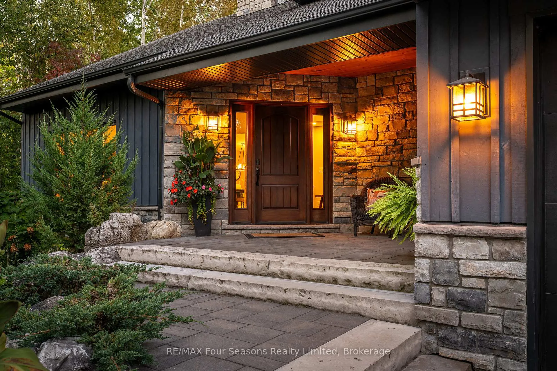 Photo 2 of 159 Indian Circle, Blue Mountains — HOMEH
