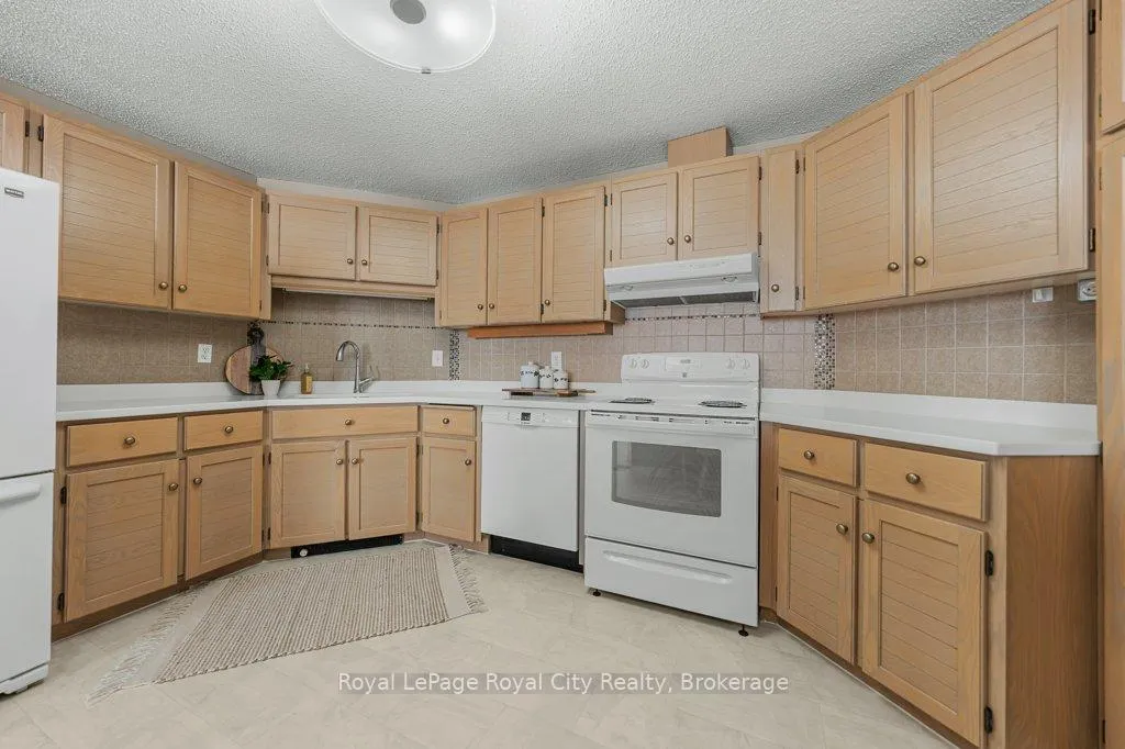 Photo 14 of Unit 1005, 24 Marilyn Drive, Guelph, Riverside Park — HOMEH