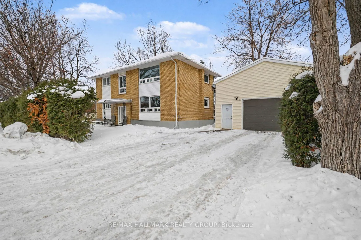 Photo 2 of 981 Larkin Street, Ottawa, Carlington — HOMEH