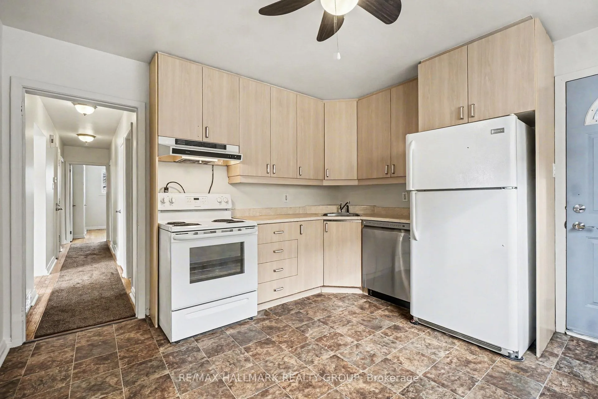Photo 8 of 981 Larkin Street, Ottawa, Carlington — HOMEH