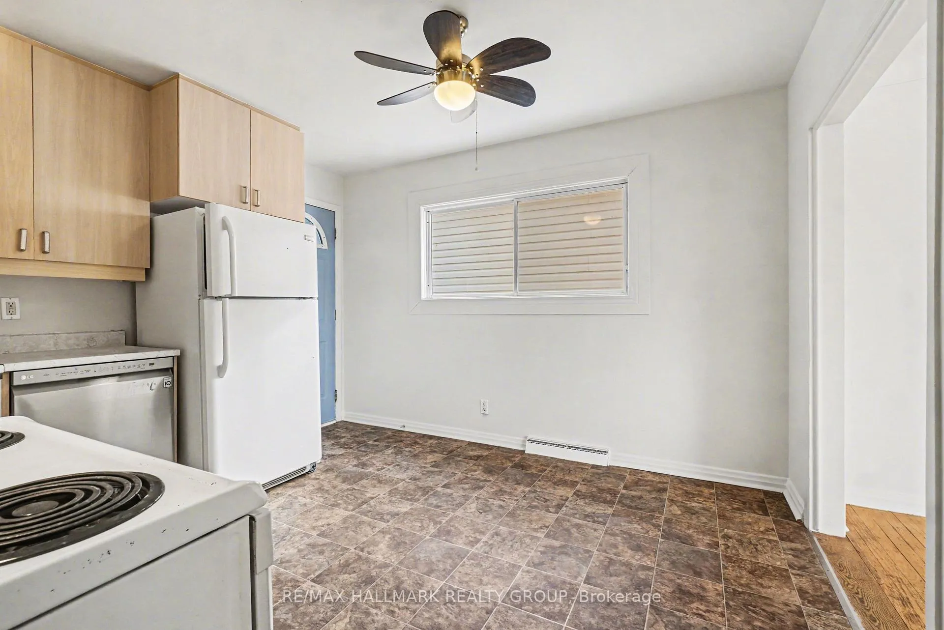 Photo 10 of 981 Larkin Street, Ottawa, Carlington — HOMEH