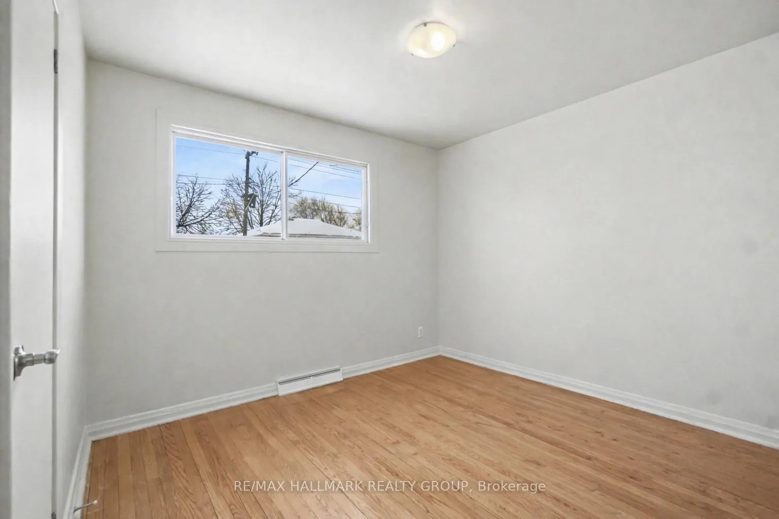 Photo 12 of 981 Larkin Street, Ottawa, Carlington — HOMEH