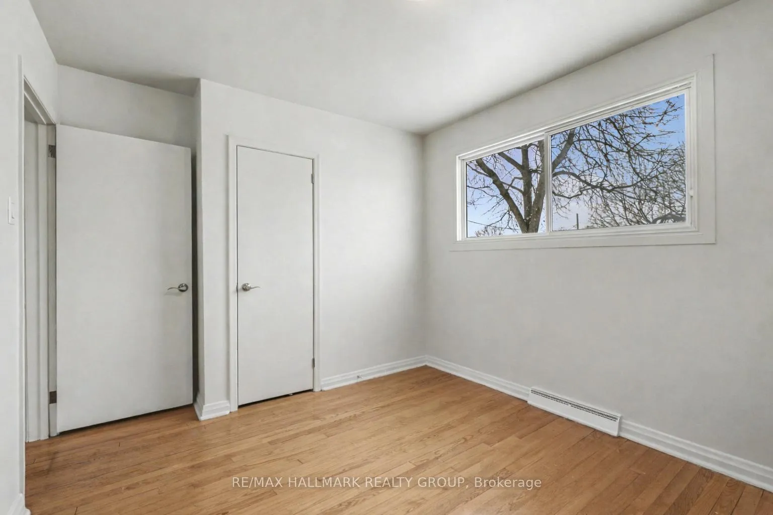 Photo 13 of 981 Larkin Street, Ottawa, Carlington — HOMEH