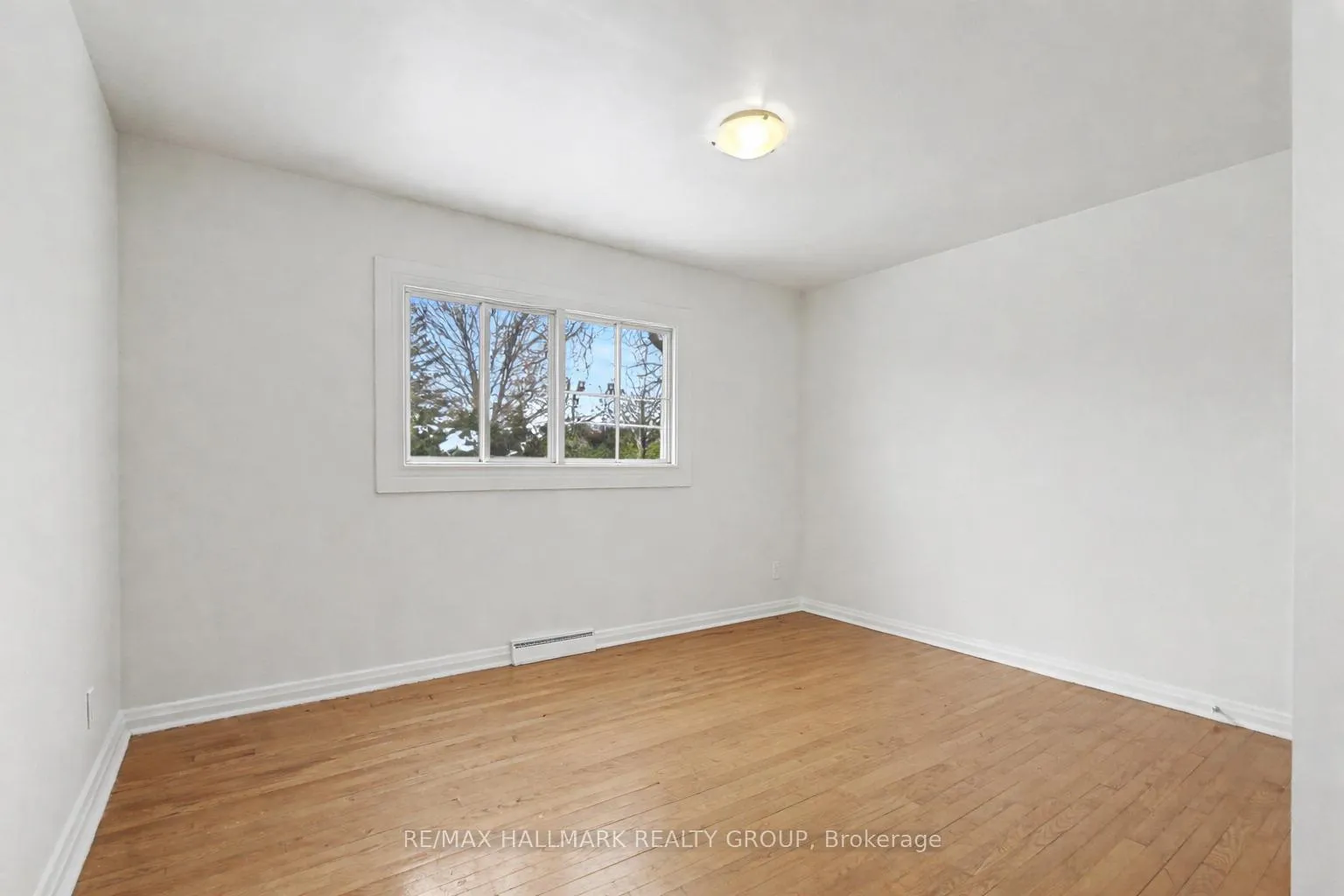 Photo 14 of 981 Larkin Street, Ottawa, Carlington — HOMEH