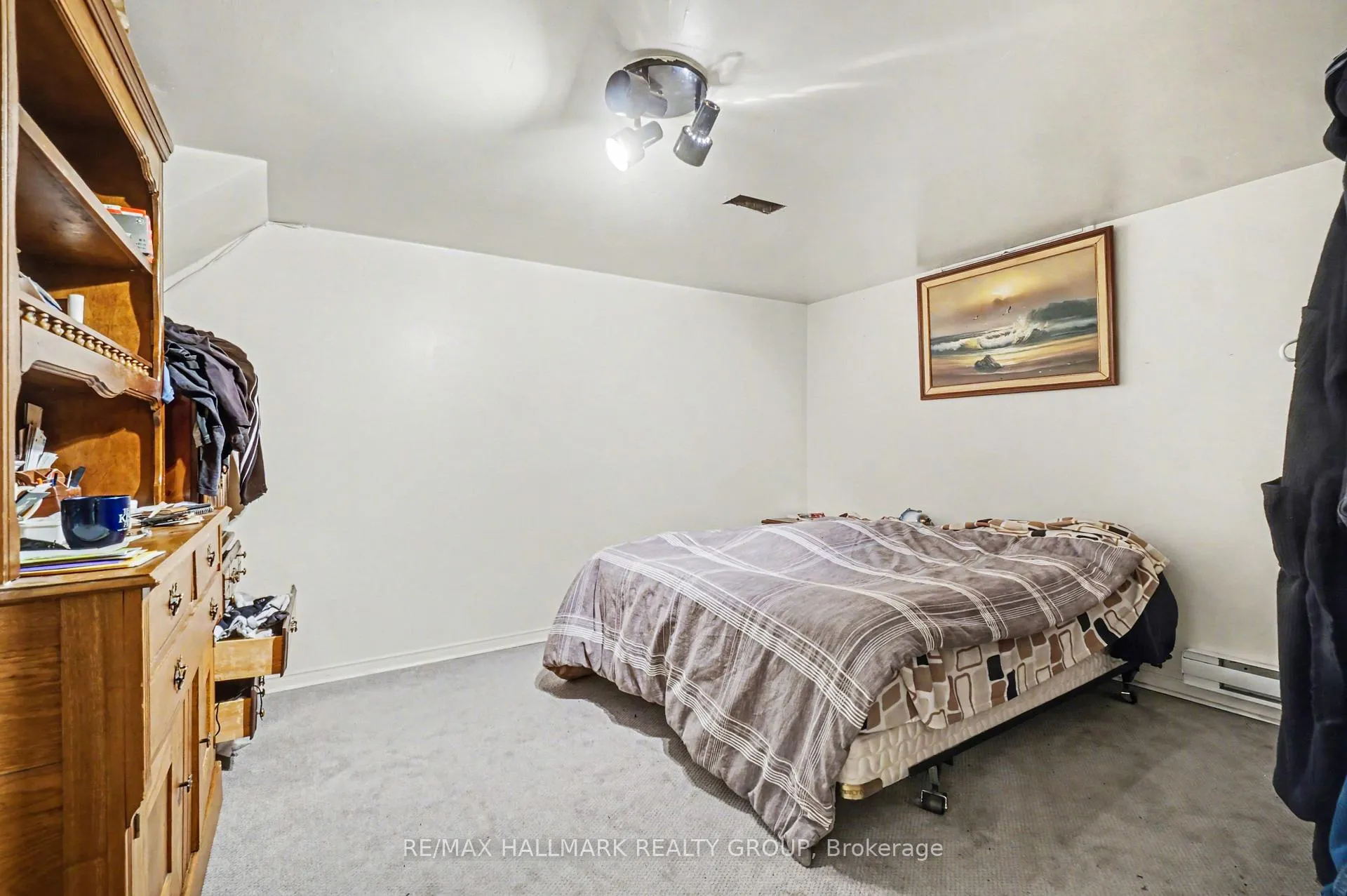 Photo 18 of 981 Larkin Street, Ottawa, Carlington — HOMEH