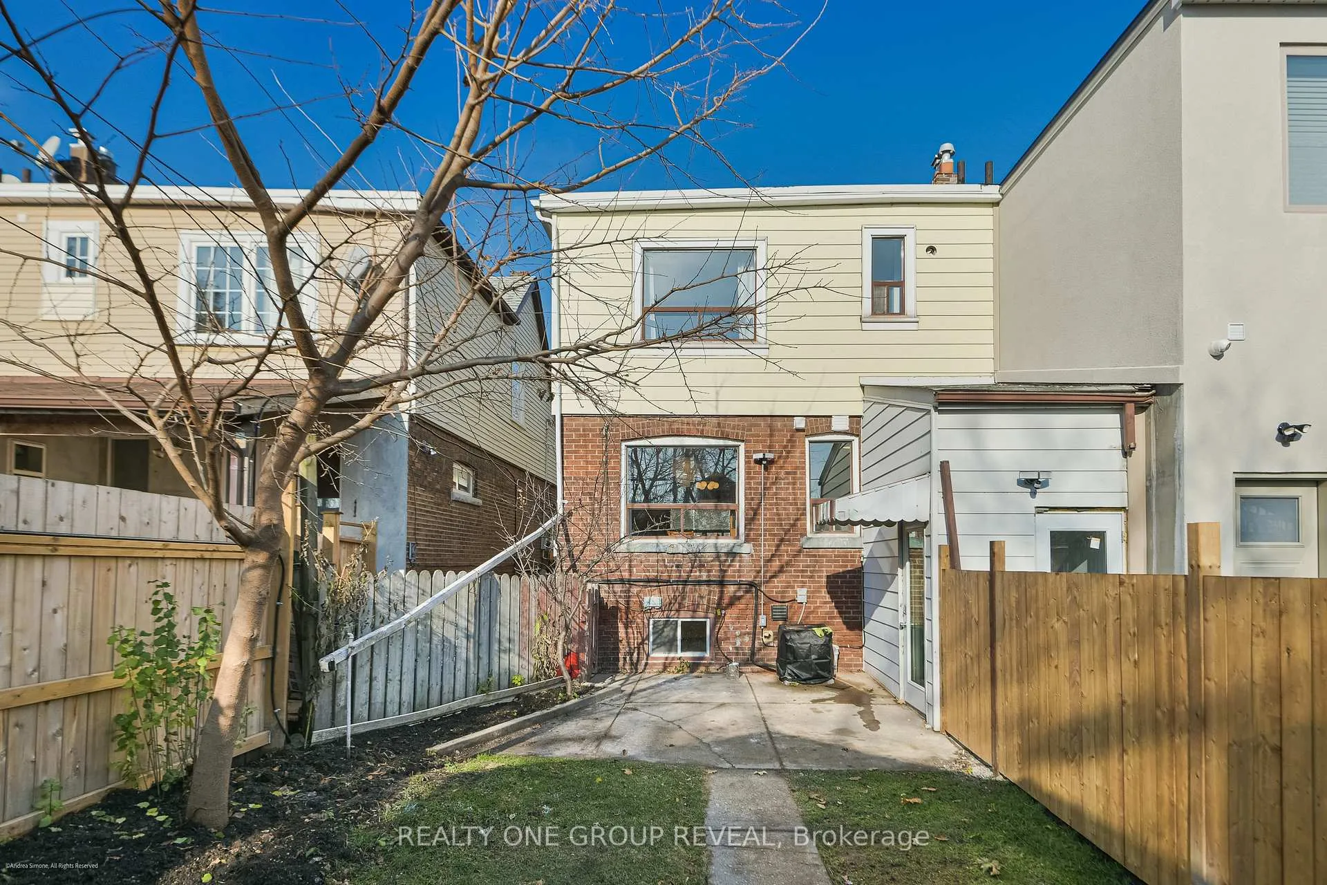 Photo 11 of Unit Upper, 89 Strathmore Boulevard, Toronto, Danforth — HOMEH