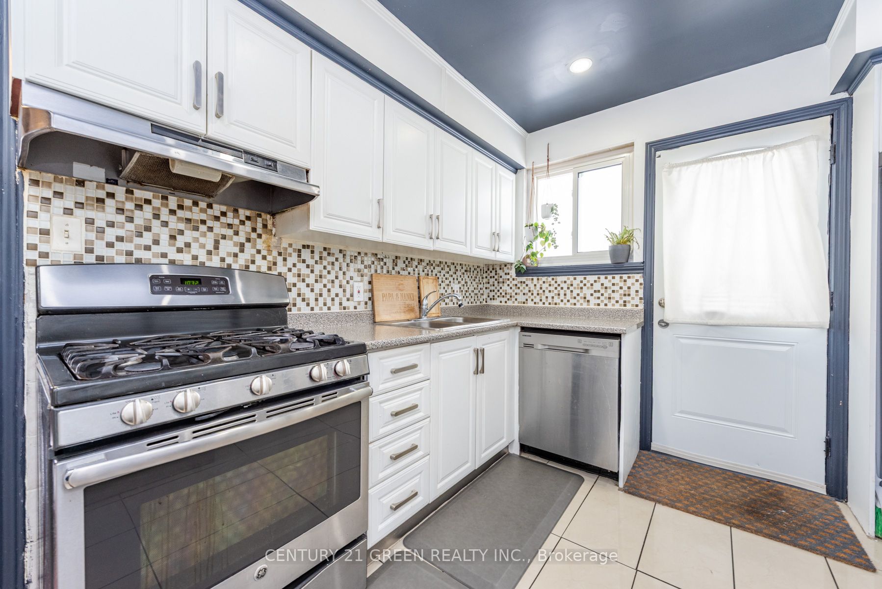 Photo 16 of 9 Ridgetop Avenue, Brampton, Northwood Park — HOMEH