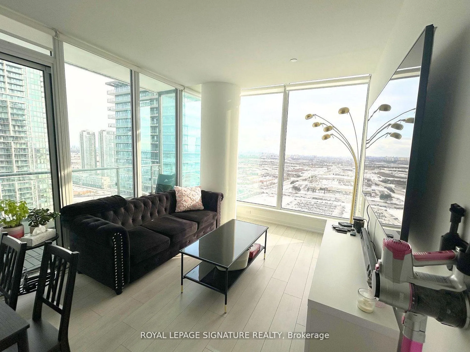Photo 3 of Unit 3206, 950 Portage Parkway, Vaughan, Vaughan Corporate Centre — HOMEH