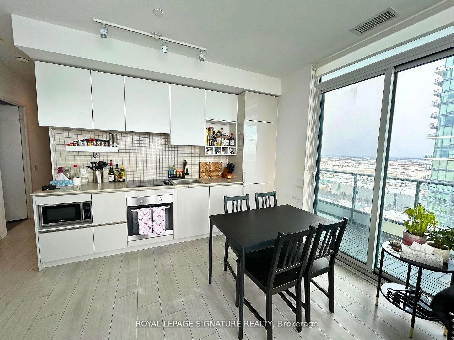Photo 10 of Unit 3206, 950 Portage Parkway, Vaughan, Vaughan Corporate Centre — HOMEH