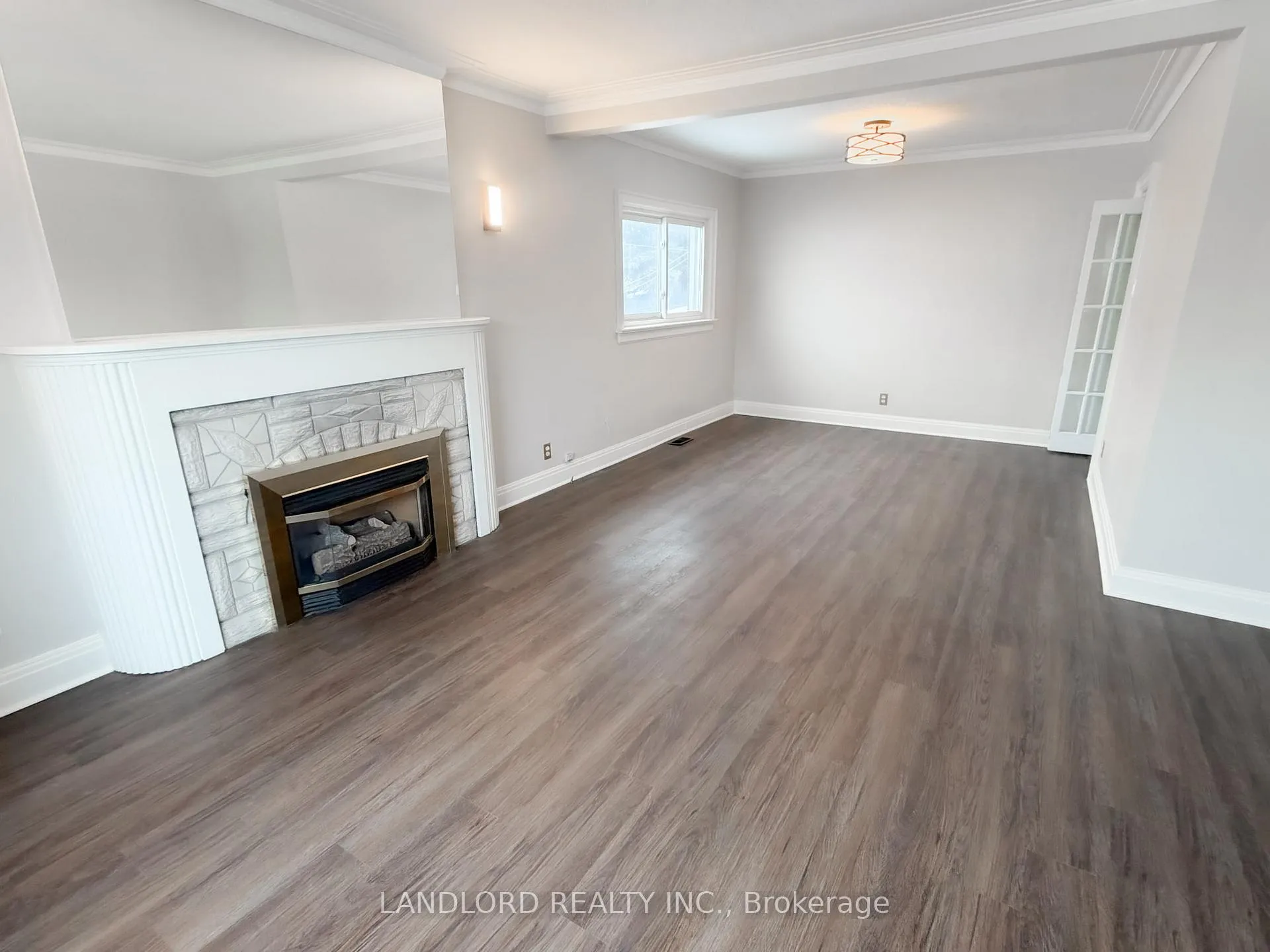 Photo 7 of 3 Davies Crescent, Toronto, East York — HOMEH