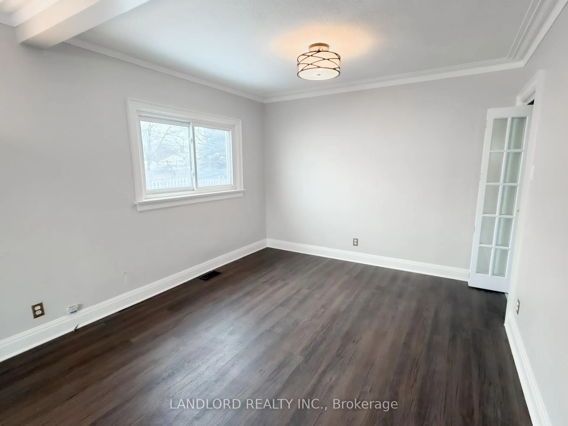 Photo 8 of 3 Davies Crescent, Toronto, East York — HOMEH