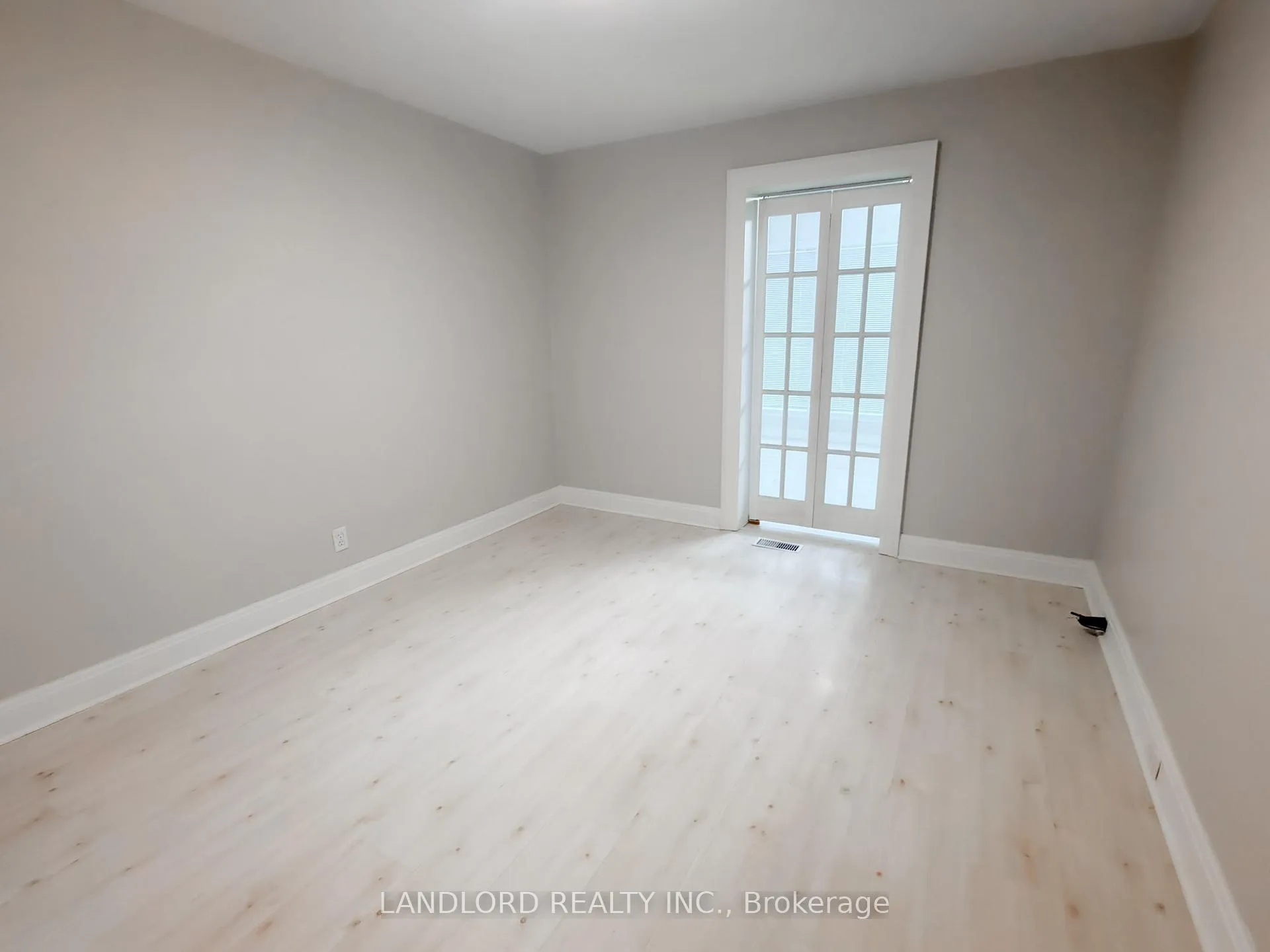 Photo 12 of 3 Davies Crescent, Toronto, East York — HOMEH