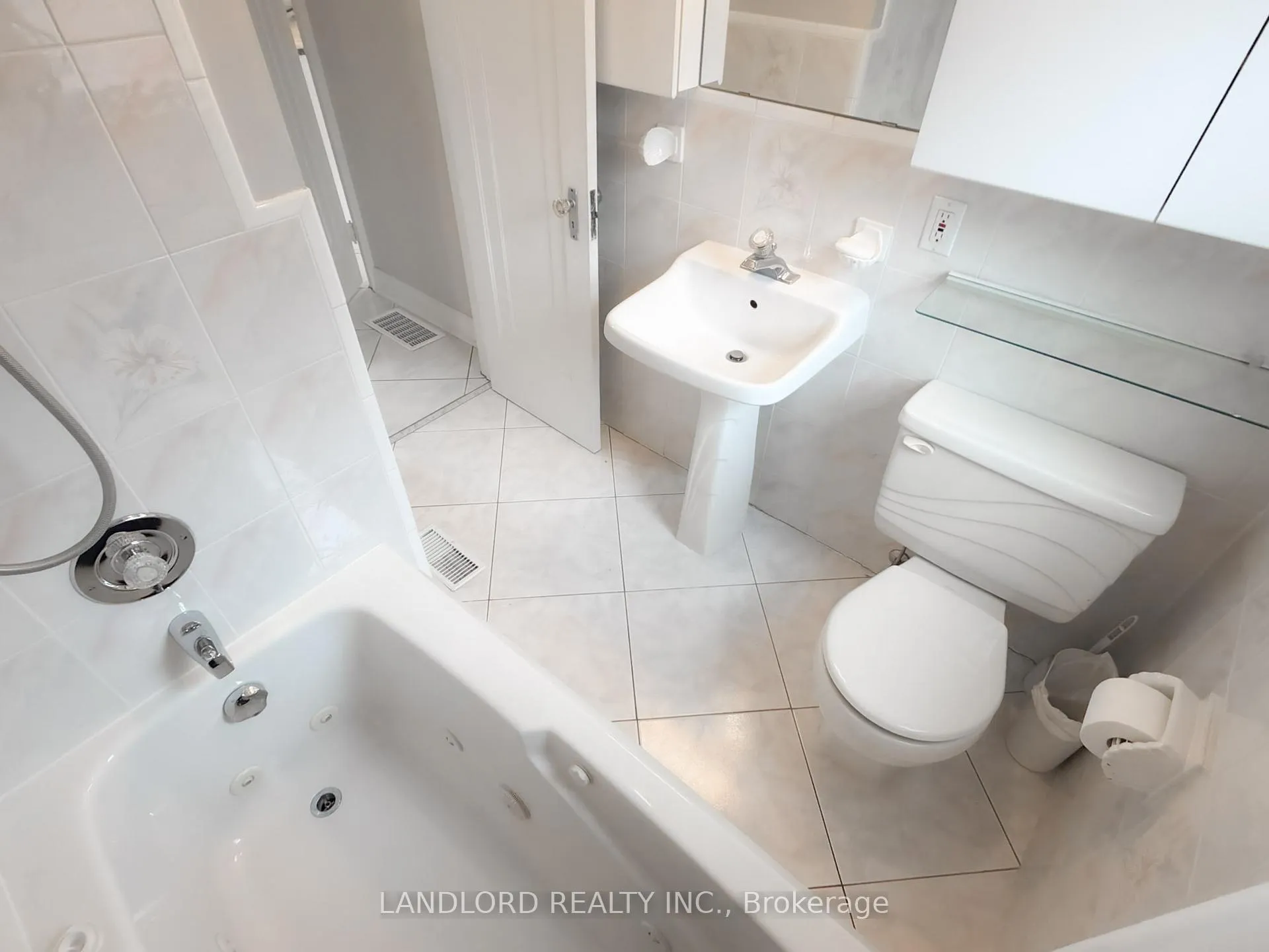 Photo 16 of 3 Davies Crescent, Toronto, East York — HOMEH