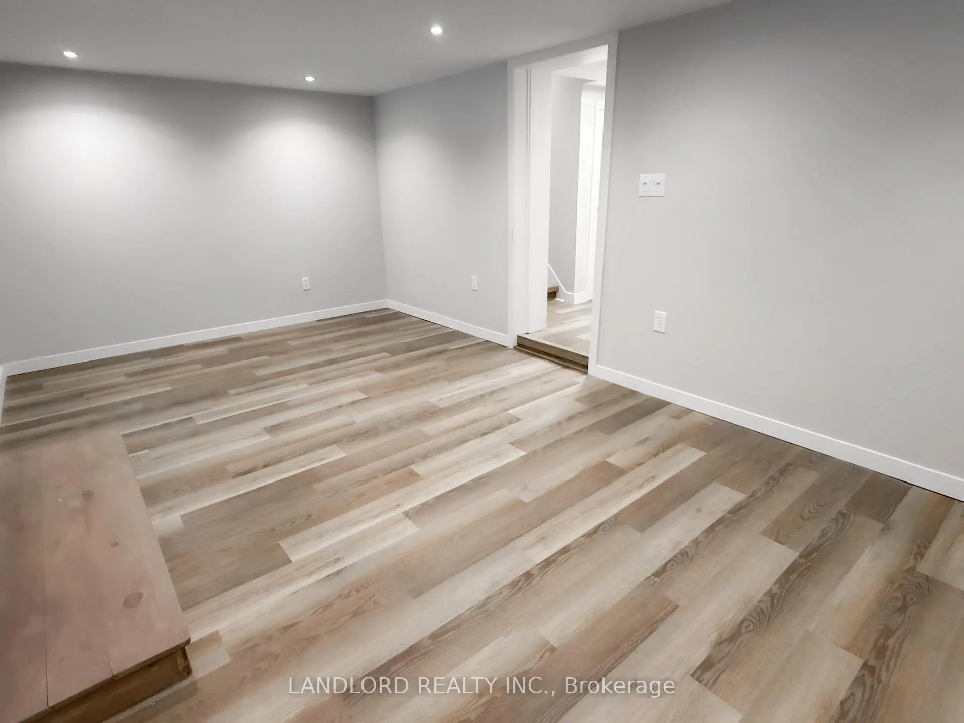 Photo 21 of 3 Davies Crescent, Toronto, East York — HOMEH