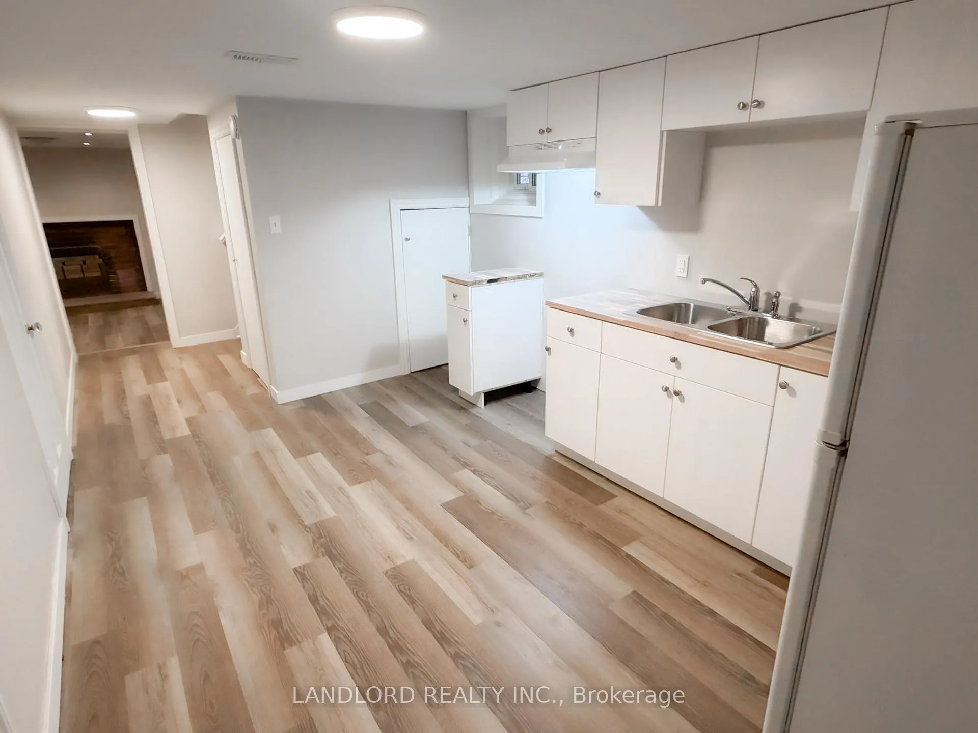 Photo 23 of 3 Davies Crescent, Toronto, East York — HOMEH