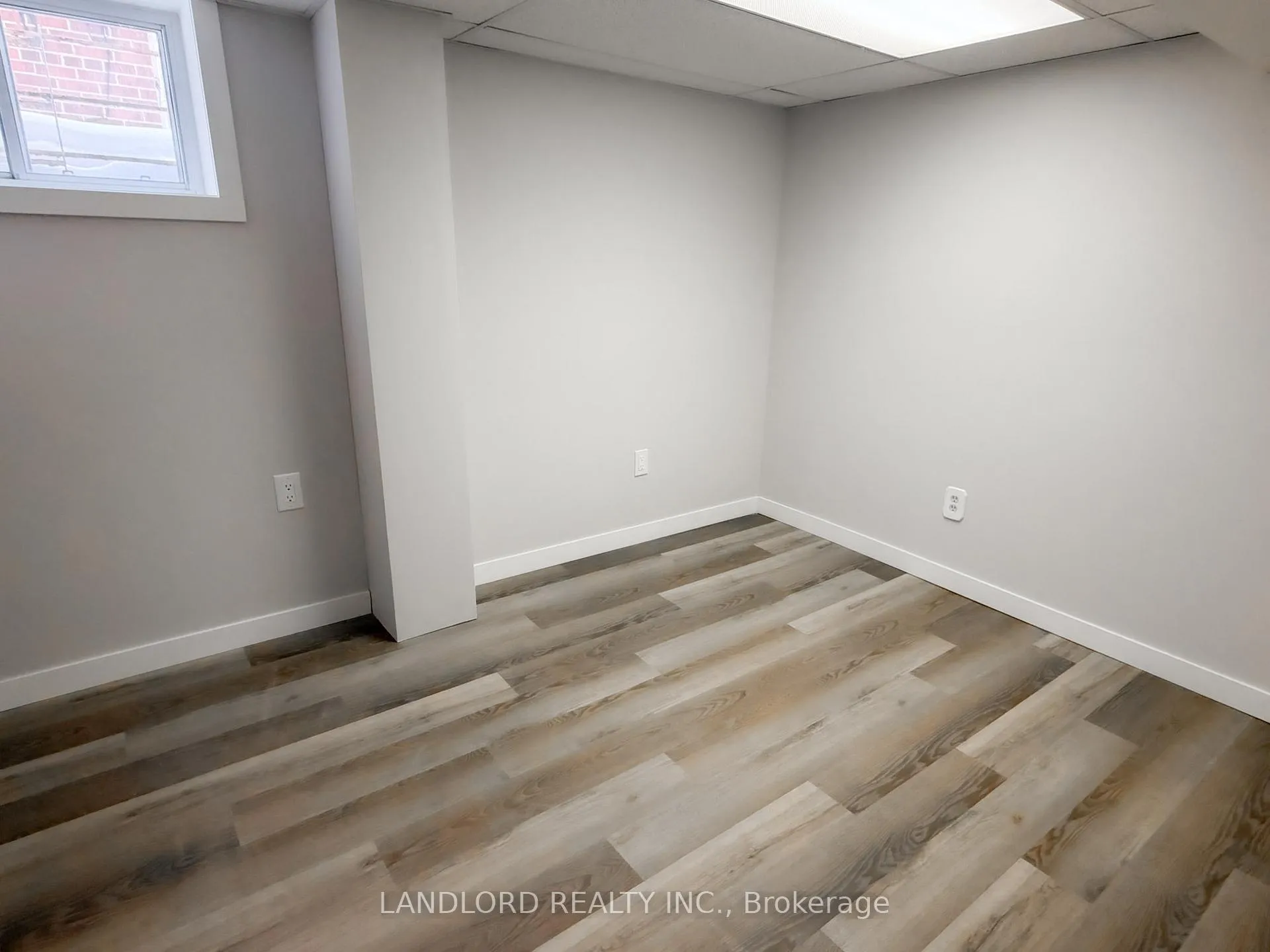 Photo 25 of 3 Davies Crescent, Toronto, East York — HOMEH
