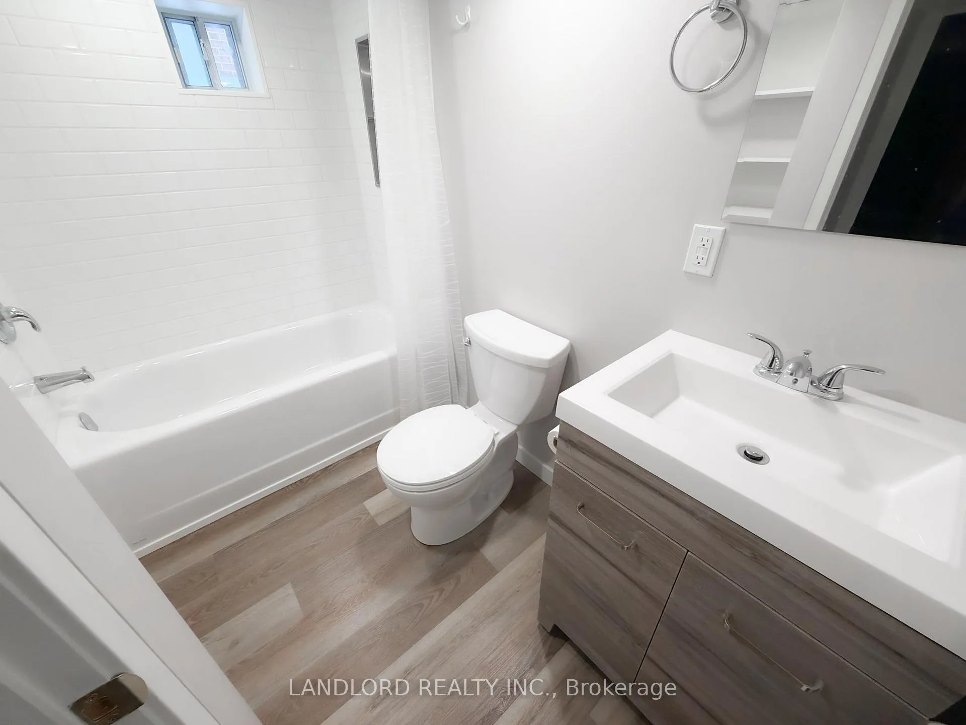 Photo 27 of 3 Davies Crescent, Toronto, East York — HOMEH