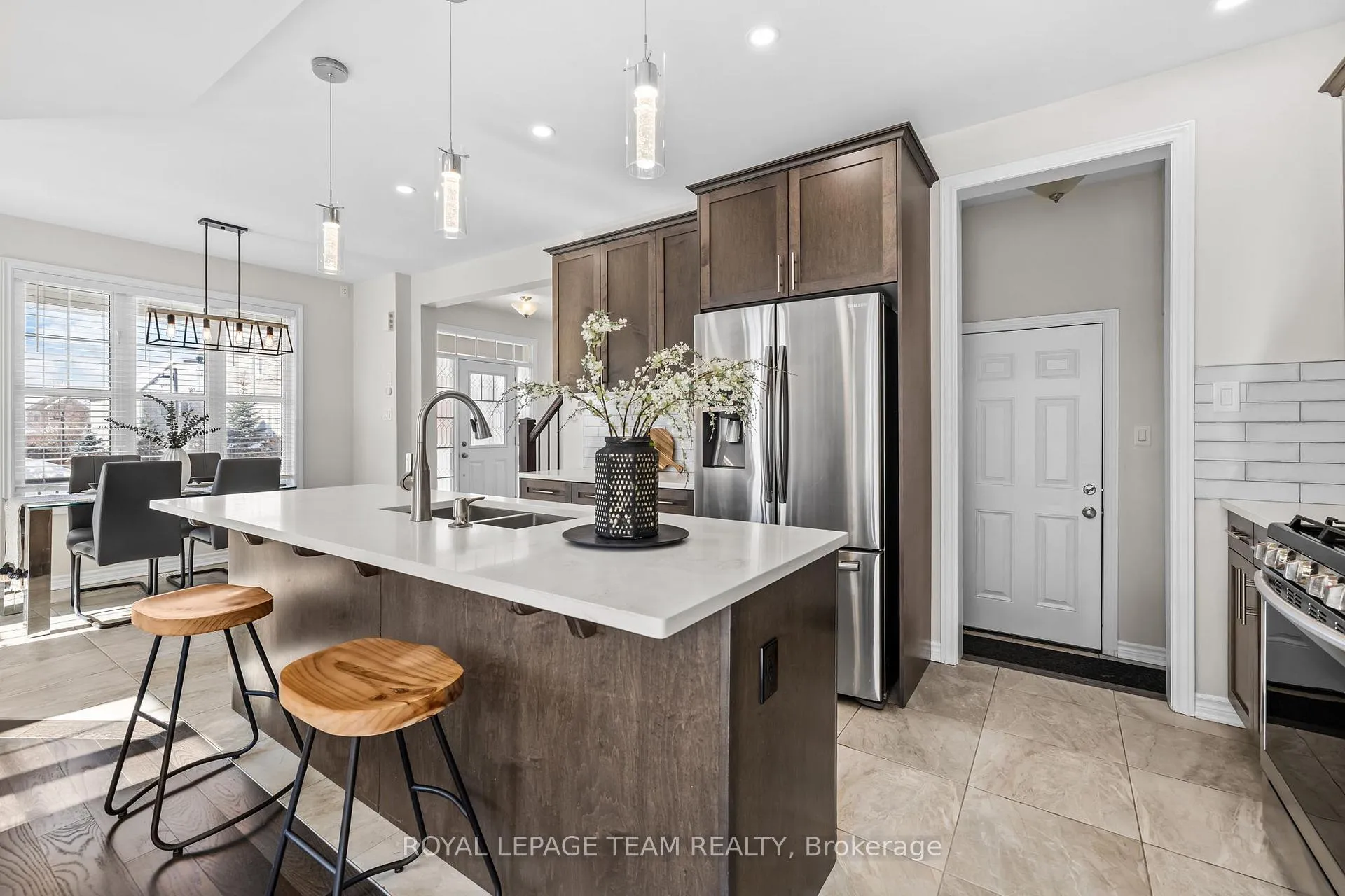 Photo 9 of 1001 Shimmerton Circle, Ottawa, Kanata - Emerald Meadows/Trailwest — HOMEH