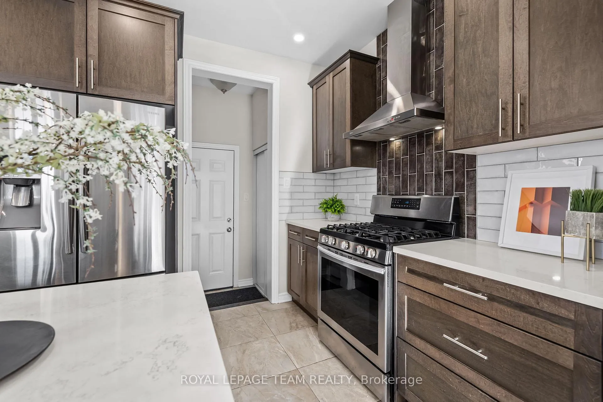 Photo 10 of 1001 Shimmerton Circle, Ottawa, Kanata - Emerald Meadows/Trailwest — HOMEH