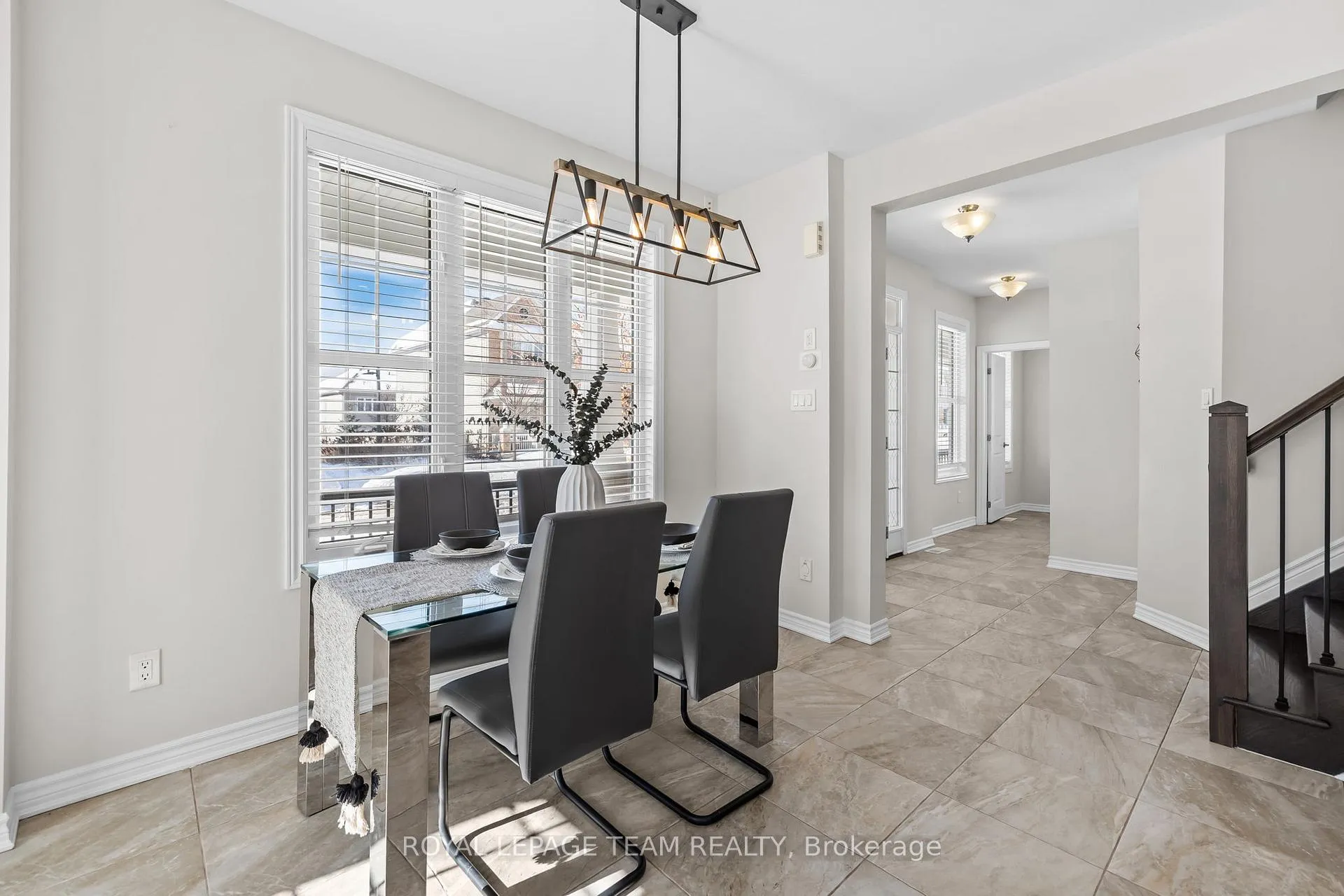 Photo 14 of 1001 Shimmerton Circle, Ottawa, Kanata - Emerald Meadows/Trailwest — HOMEH