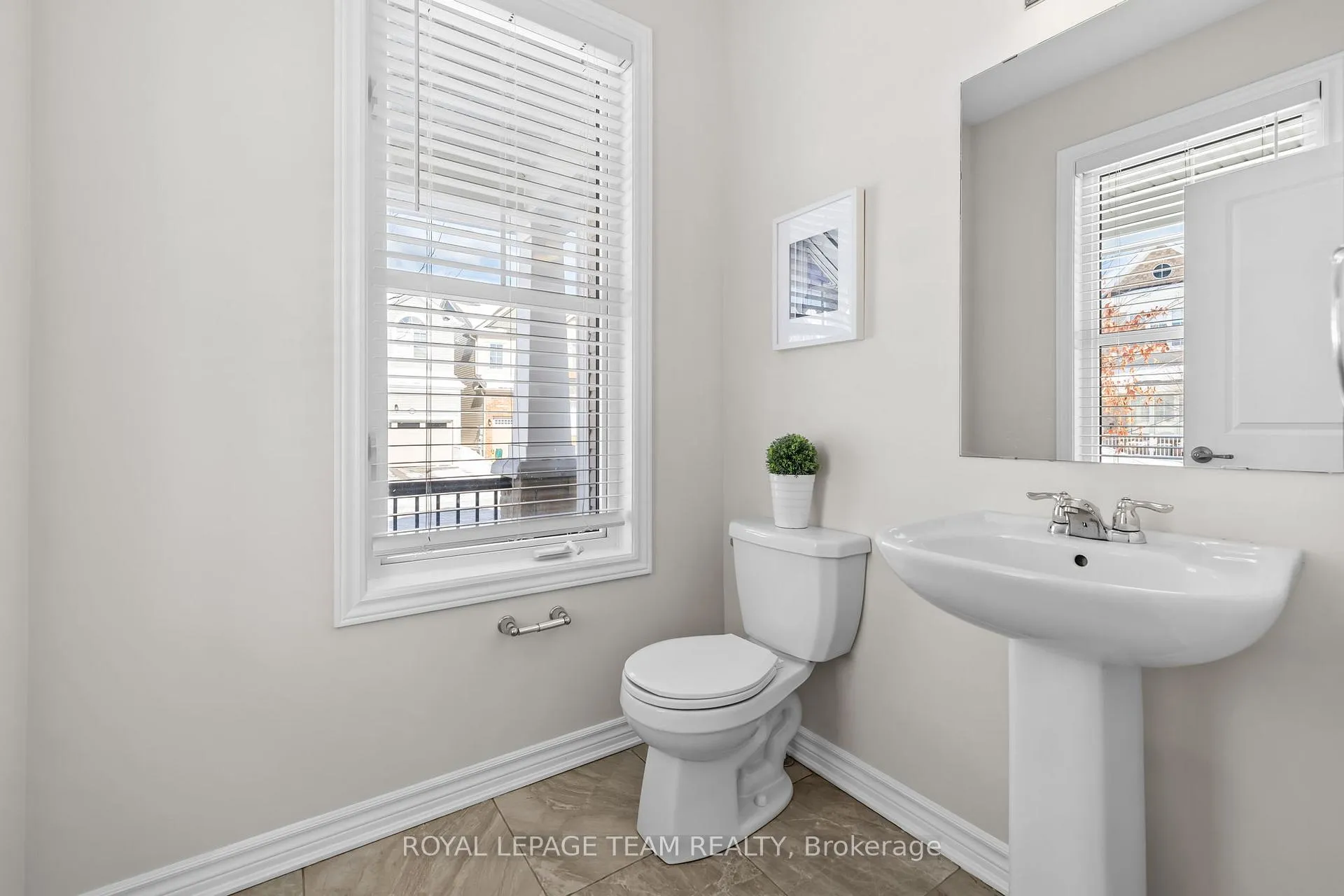 Photo 16 of 1001 Shimmerton Circle, Ottawa, Kanata - Emerald Meadows/Trailwest — HOMEH
