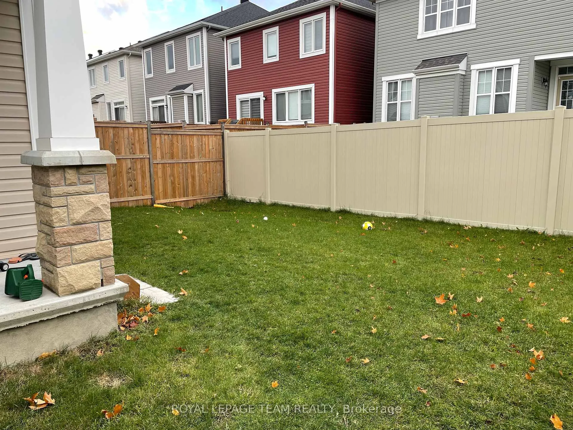 Photo 35 of 1001 Shimmerton Circle, Ottawa, Kanata - Emerald Meadows/Trailwest — HOMEH