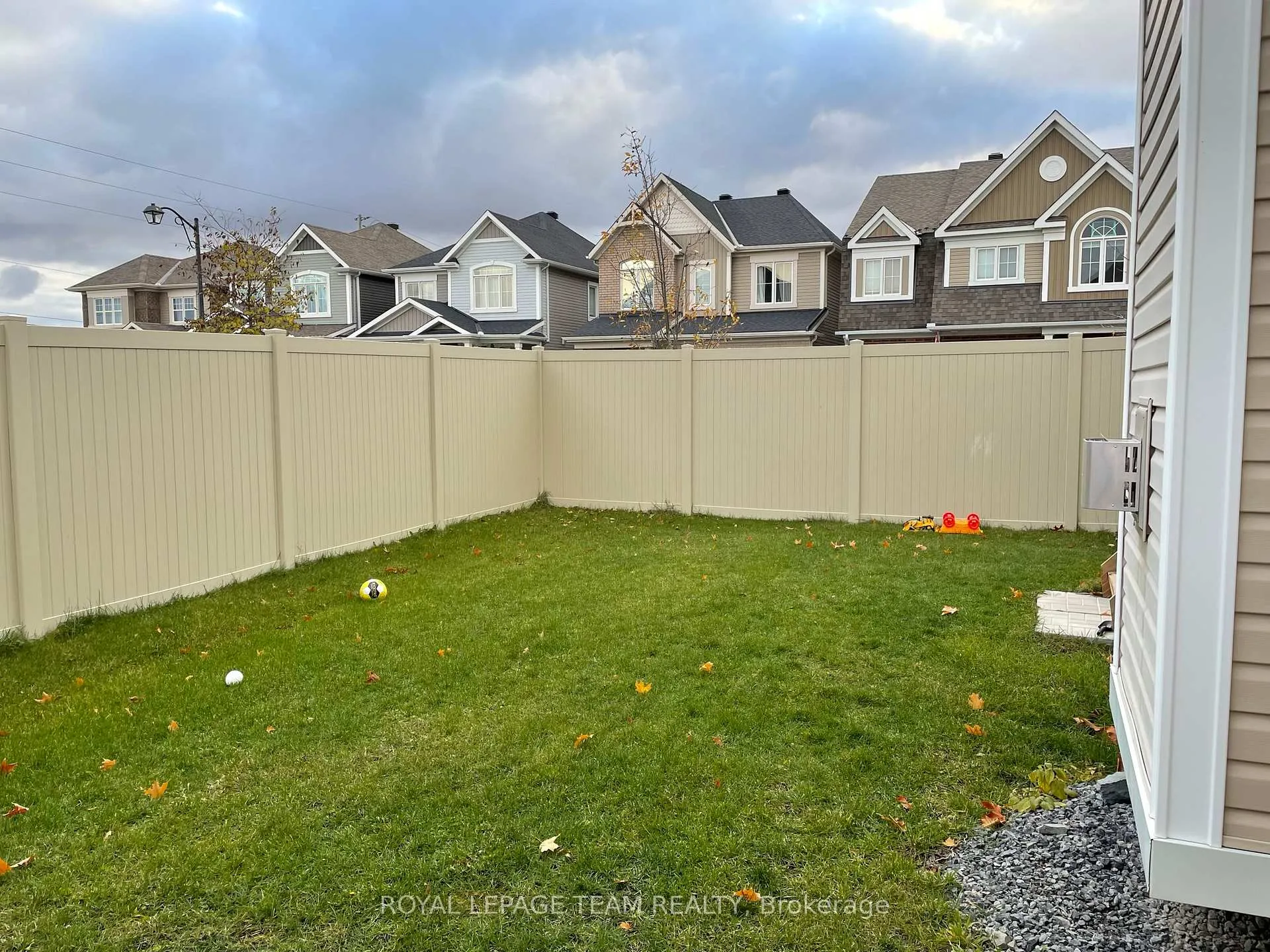 Photo 36 of 1001 Shimmerton Circle, Ottawa, Kanata - Emerald Meadows/Trailwest — HOMEH