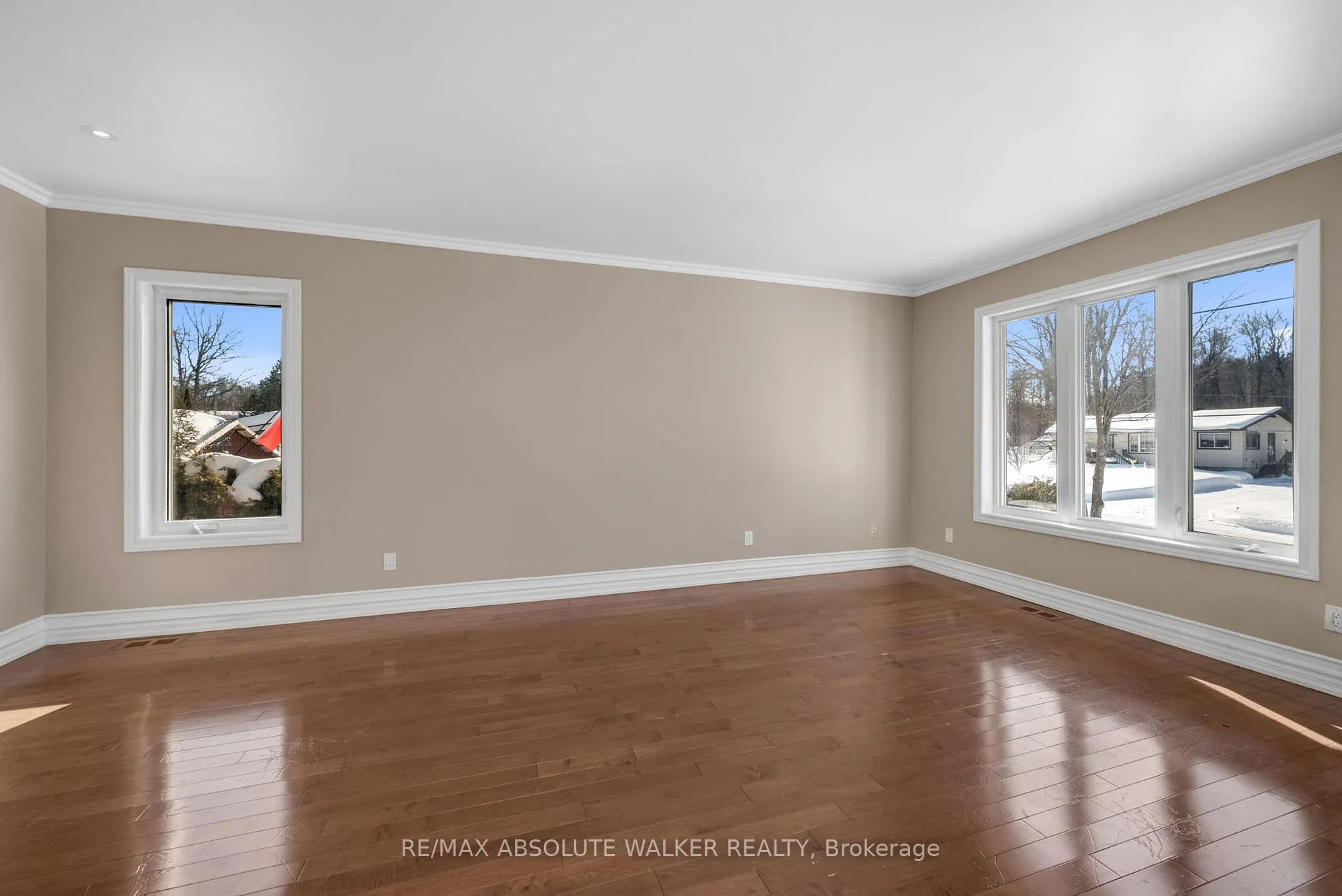 Photo 5 of 1095 Morin Road, Ottawa, Cumberland Estates — HOMEH