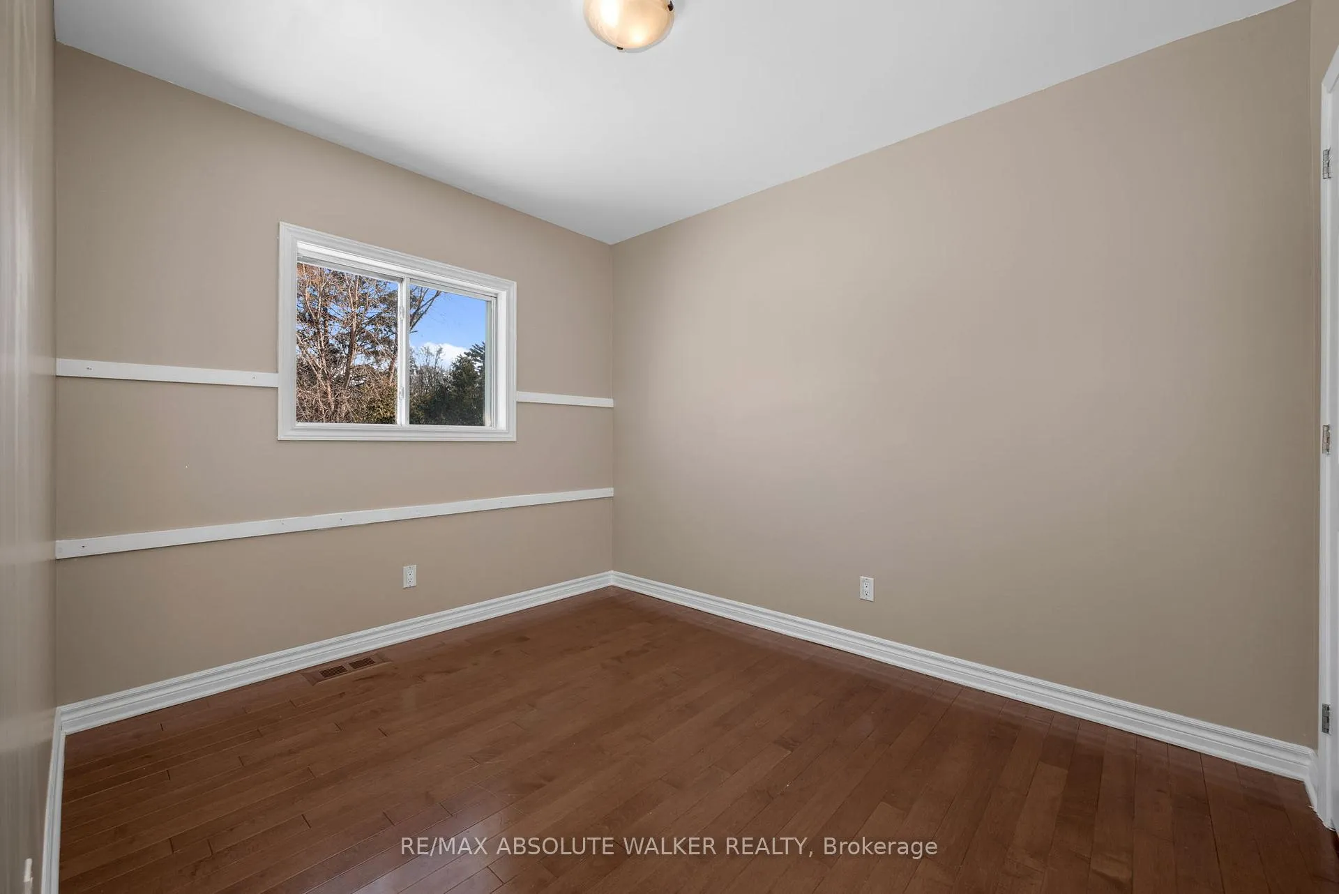 Photo 14 of 1095 Morin Road, Ottawa, Cumberland Estates — HOMEH