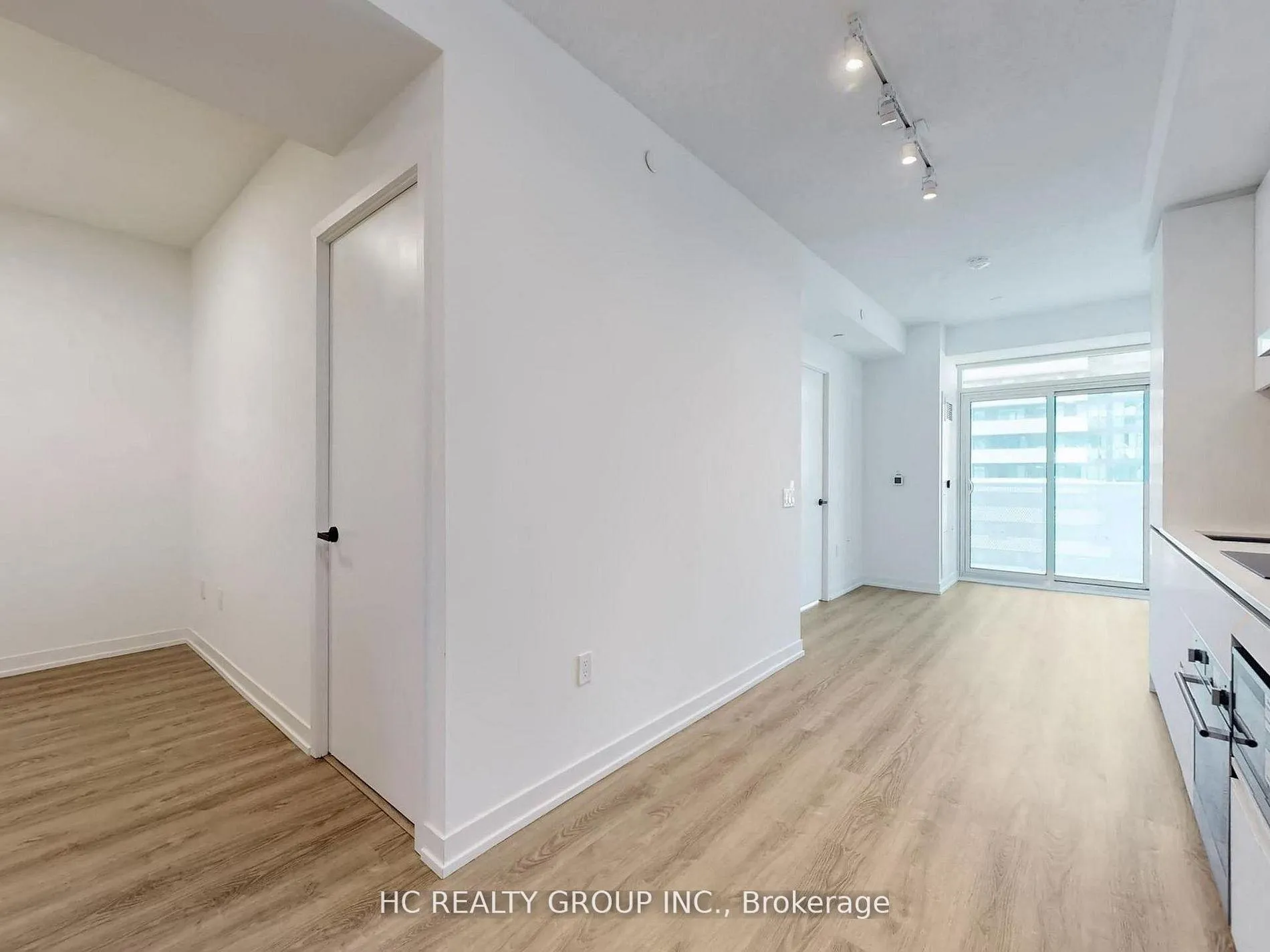 Photo 10 of Unit 6001, 8 Interchange Way, Vaughan, Vaughan Corporate Centre — HOMEH