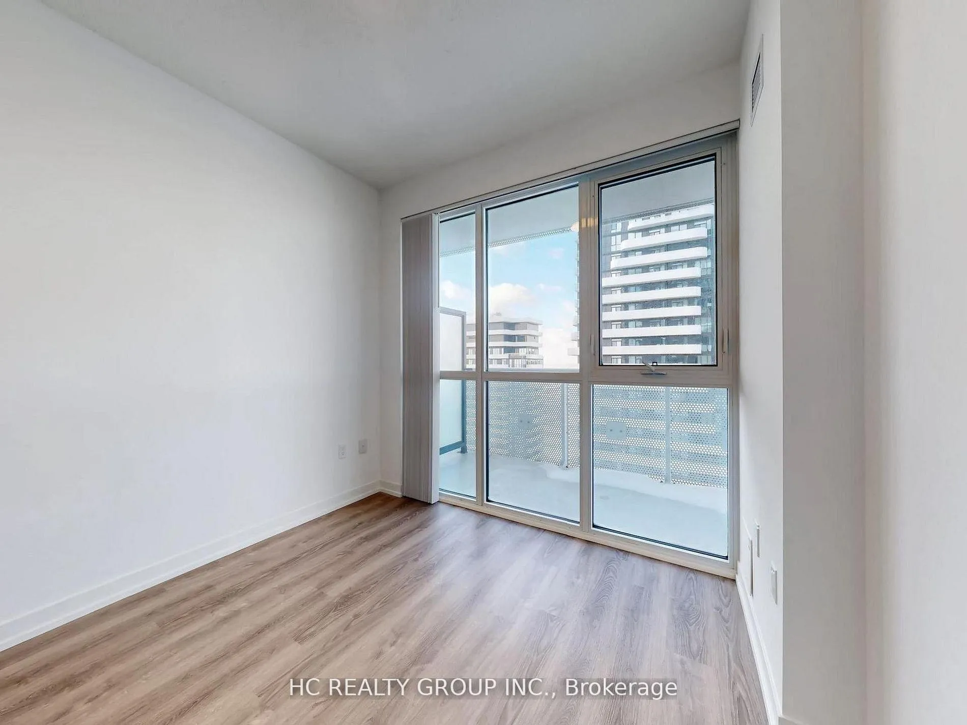 Photo 15 of Unit 6001, 8 Interchange Way, Vaughan, Vaughan Corporate Centre — HOMEH
