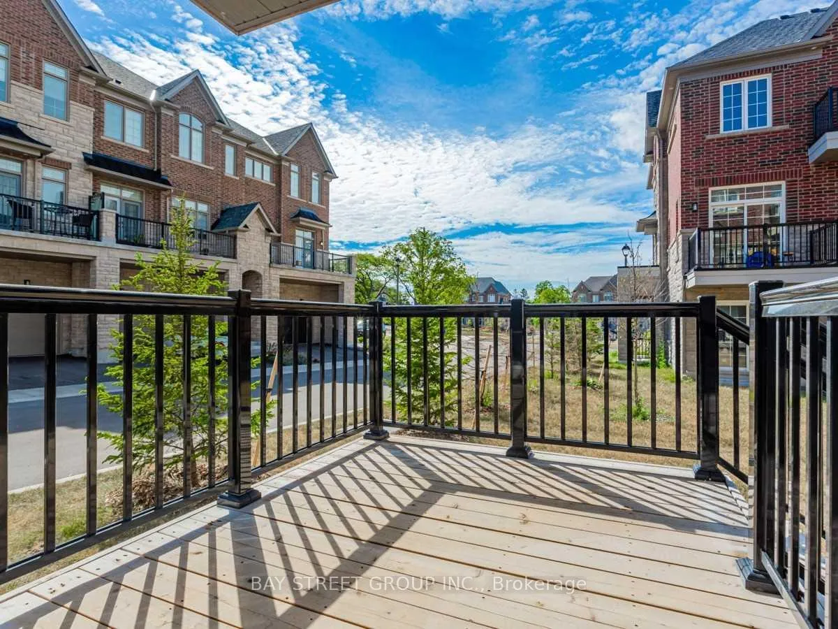 Photo 3 of 29 Creekvalley Lane, Markham, Angus Glen — HOMEH